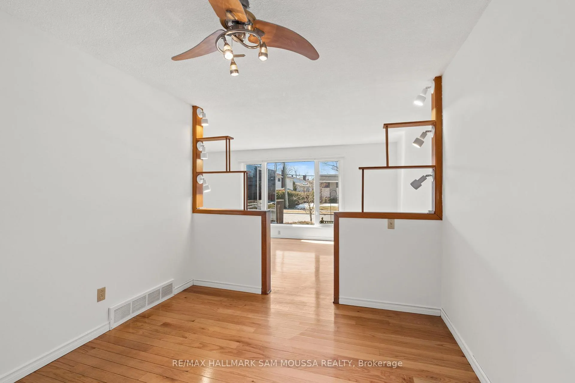 Photo 15 of 2624 Cleroux Crescent, Ottawa, Blackburn Hamlet (South) — HOMEH