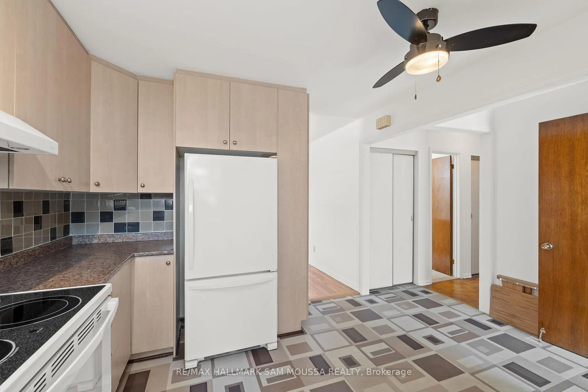Photo 20 of 2624 Cleroux Crescent, Ottawa, Blackburn Hamlet (South) — HOMEH