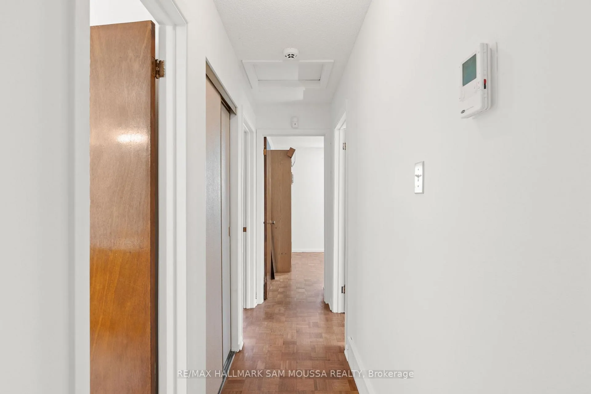 Photo 25 of 2624 Cleroux Crescent, Ottawa, Blackburn Hamlet (South) — HOMEH