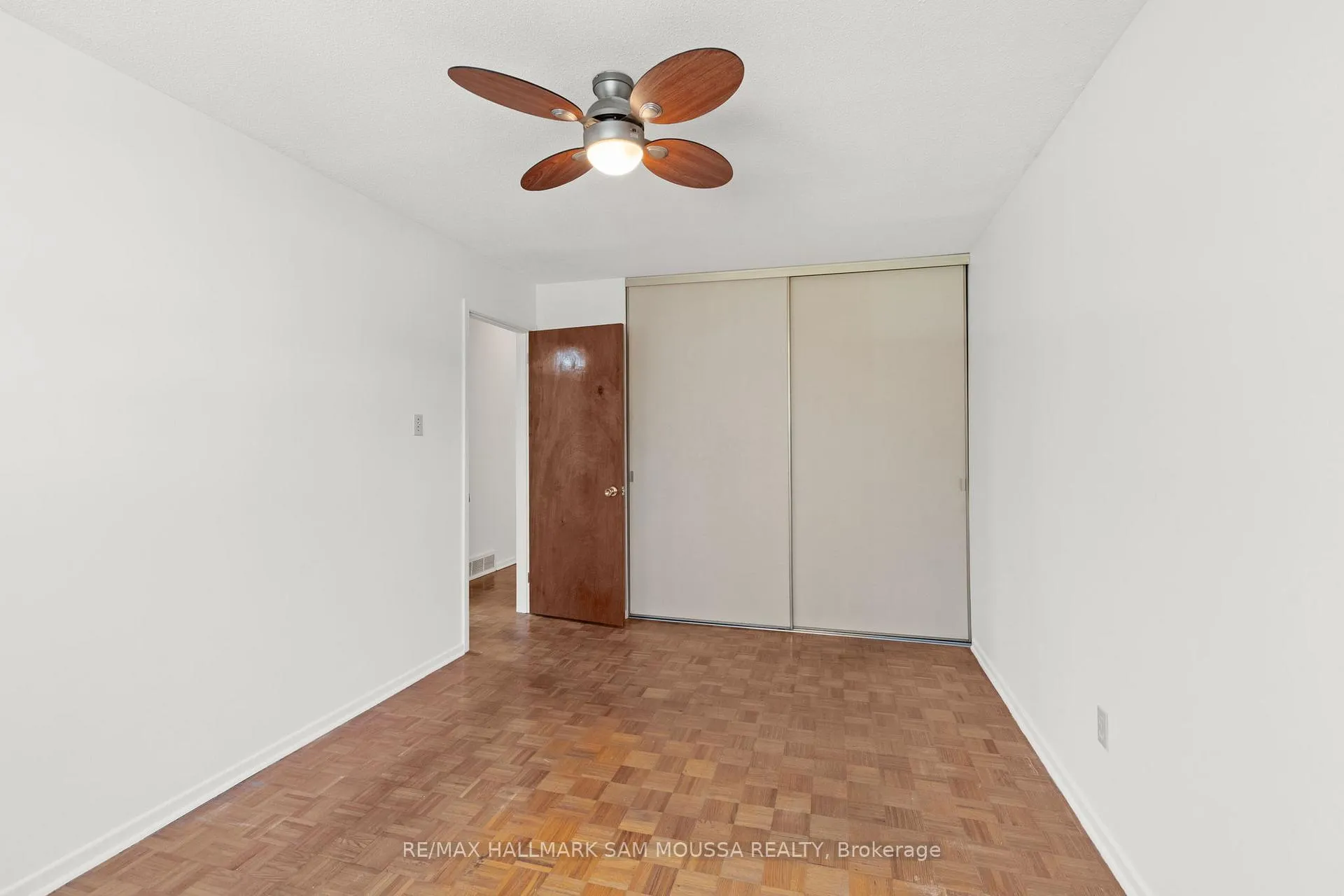 Photo 35 of 2624 Cleroux Crescent, Ottawa, Blackburn Hamlet (South) — HOMEH