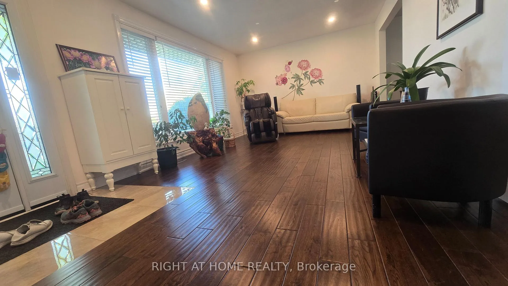 Photo 7 of 27 Shipley Road, Etobicoke, Willowridge-Martingrove-Richview — HOMEH