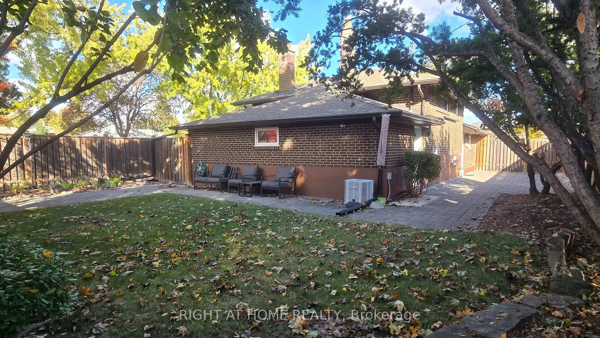 Photo 25 of 27 Shipley Road, Etobicoke, Willowridge-Martingrove-Richview — HOMEH