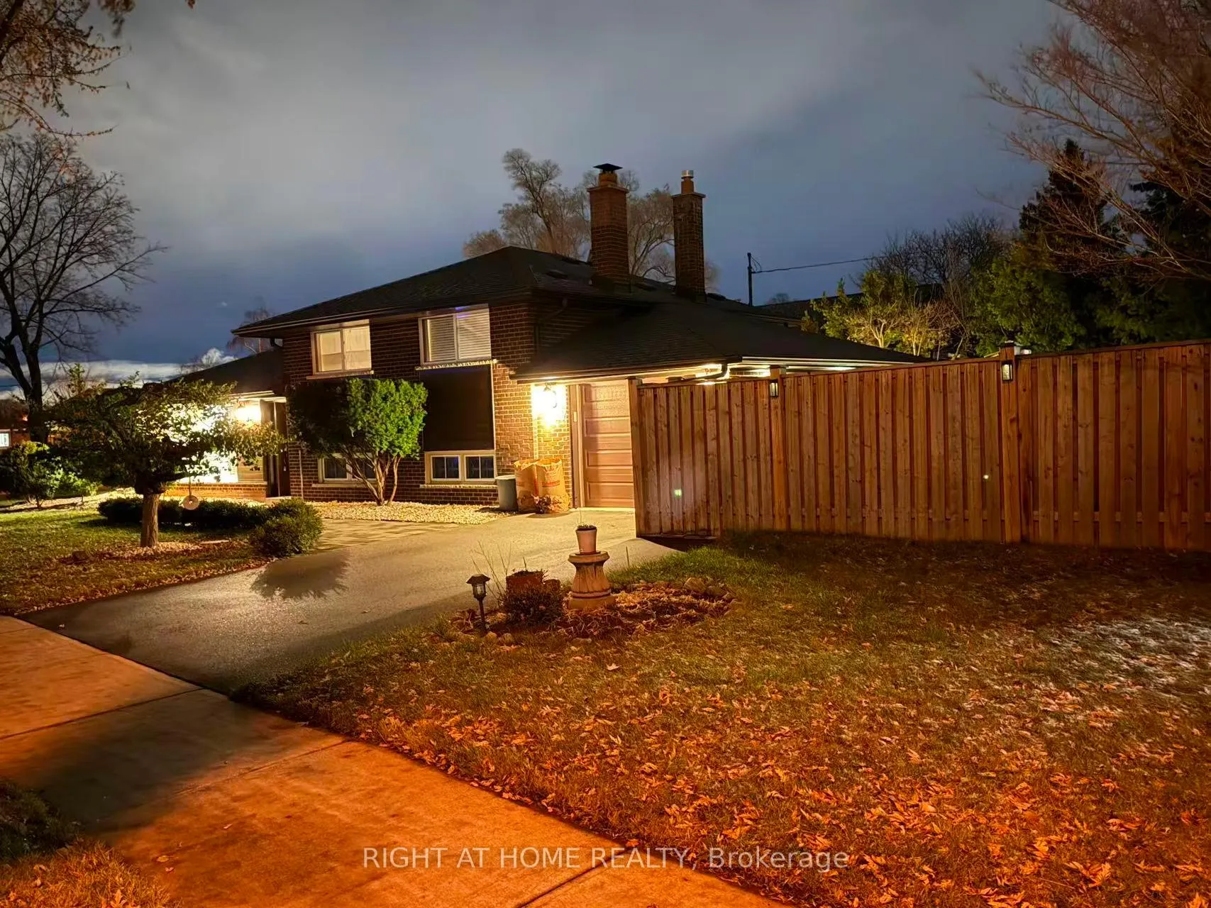 Photo 31 of 27 Shipley Road, Etobicoke, Willowridge-Martingrove-Richview — HOMEH