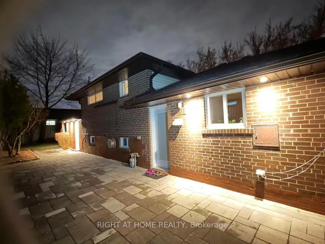 Photo 32 of 27 Shipley Road, Etobicoke, Willowridge-Martingrove-Richview — HOMEH