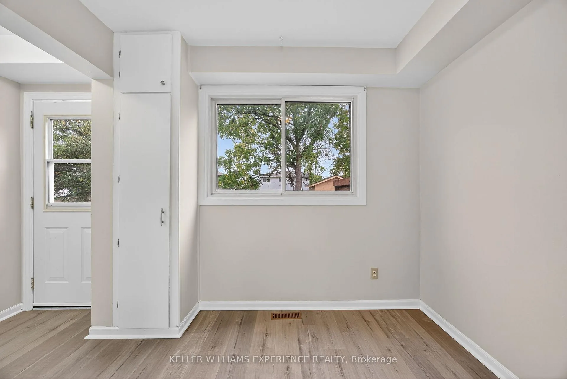 Photo 7 of 79 Carlton Road, Barrie, Cundles East — HOMEH