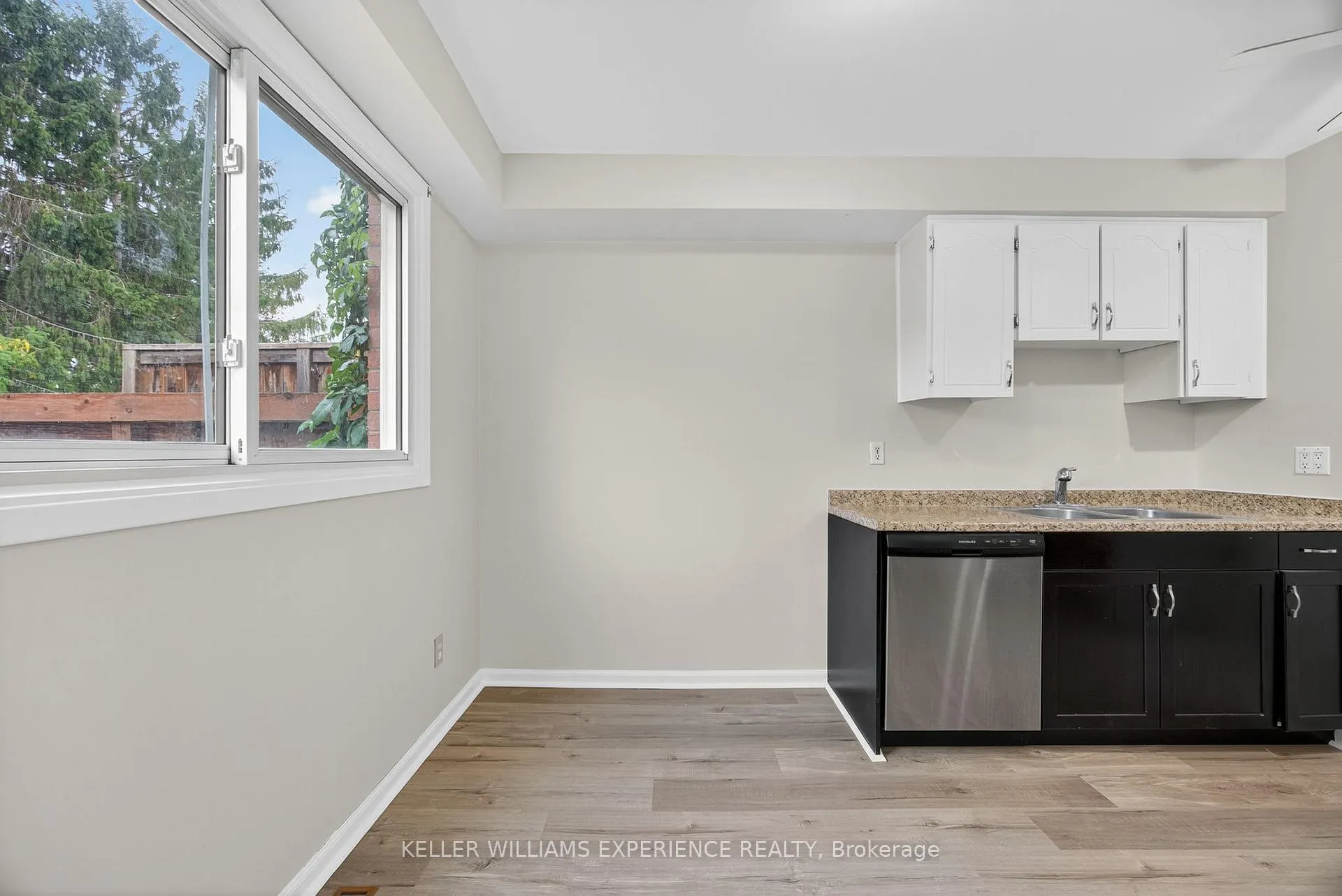 Photo 9 of 79 Carlton Road, Barrie, Cundles East — HOMEH
