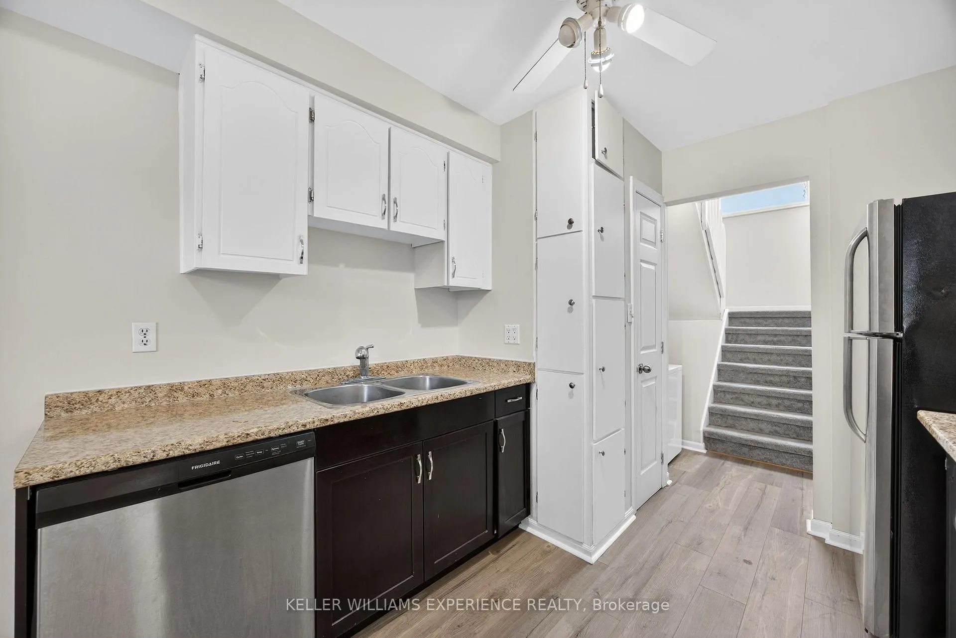 Photo 12 of 79 Carlton Road, Barrie, Cundles East — HOMEH