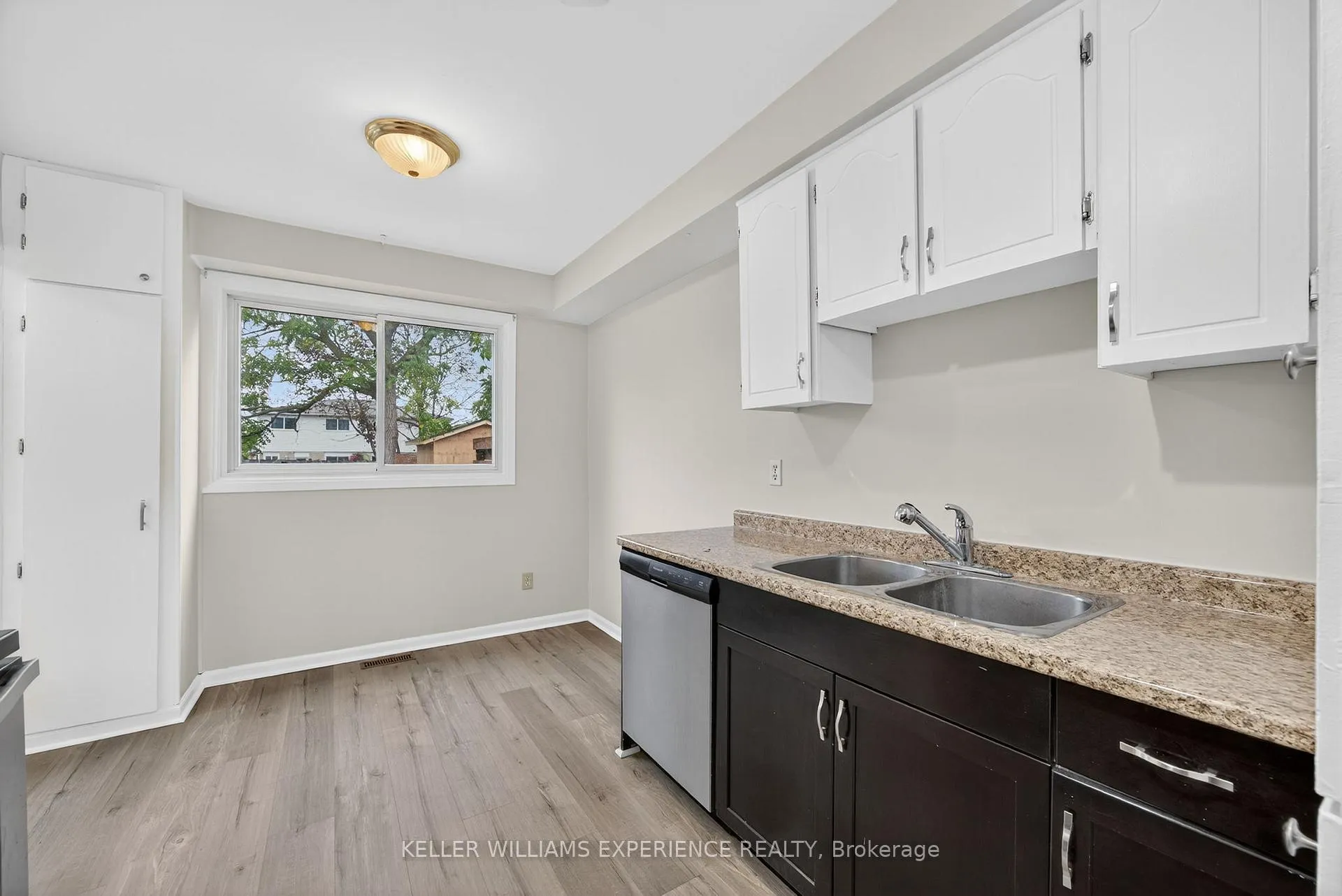 Photo 14 of 79 Carlton Road, Barrie, Cundles East — HOMEH