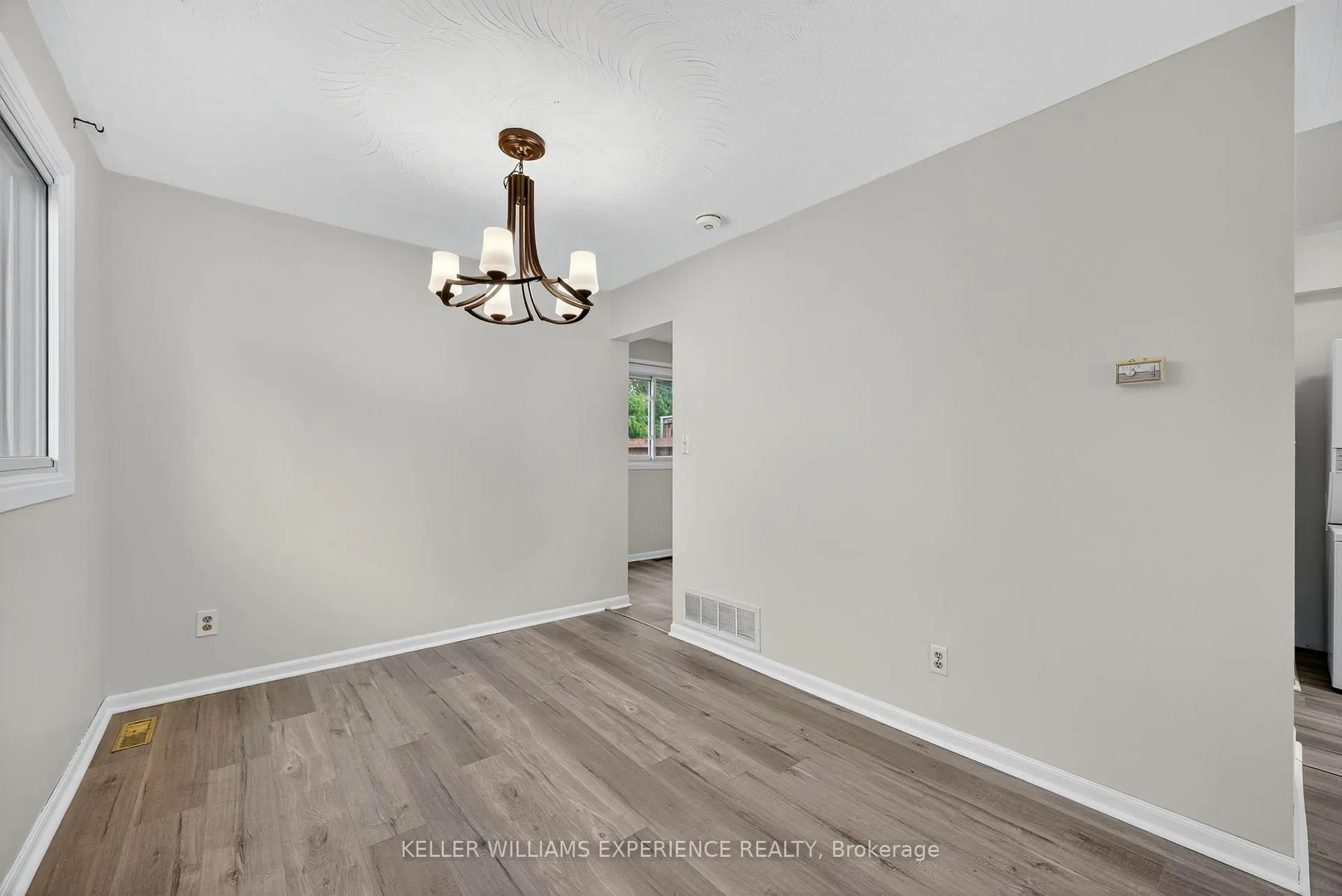 Photo 18 of 79 Carlton Road, Barrie, Cundles East — HOMEH