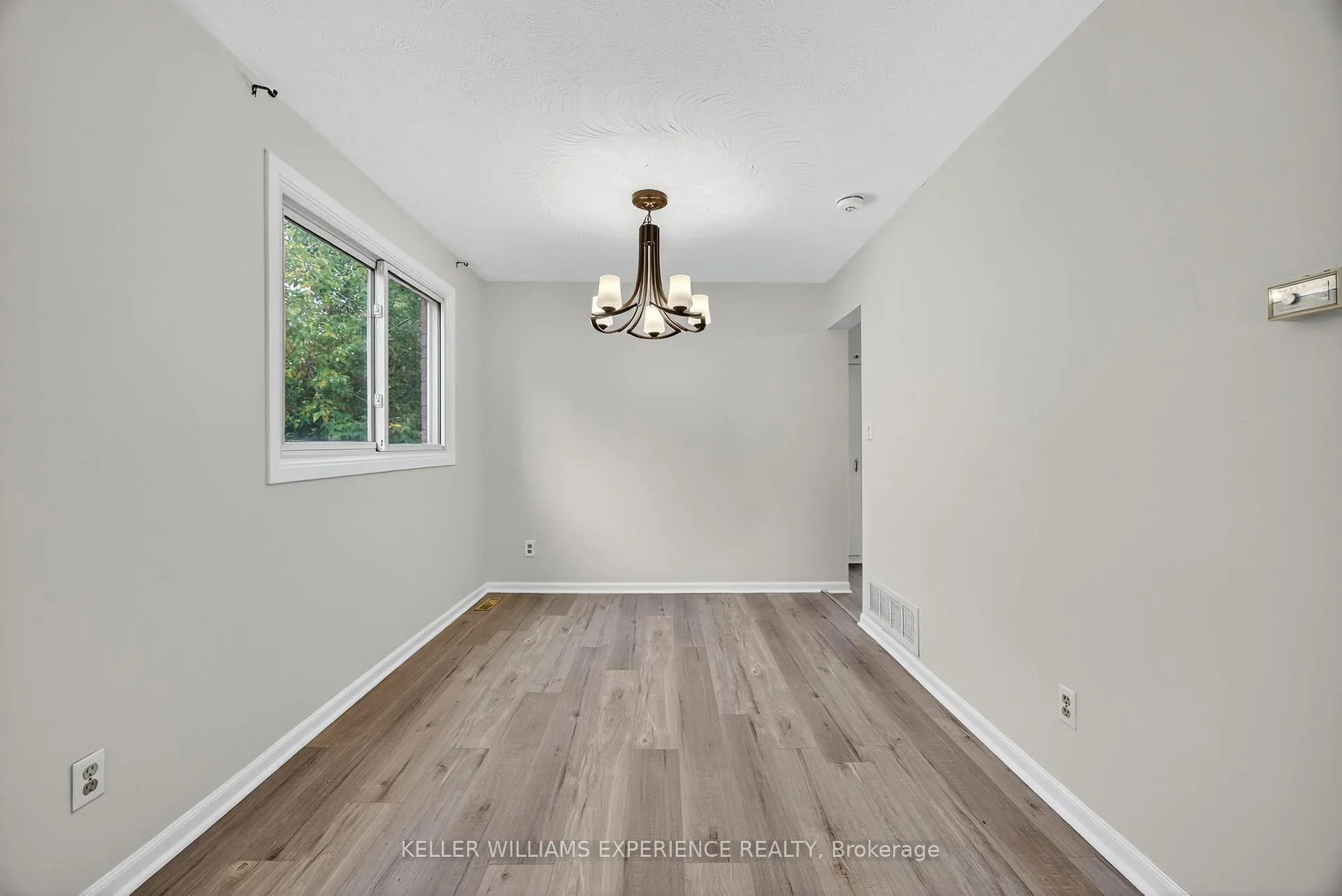 Photo 19 of 79 Carlton Road, Barrie, Cundles East — HOMEH