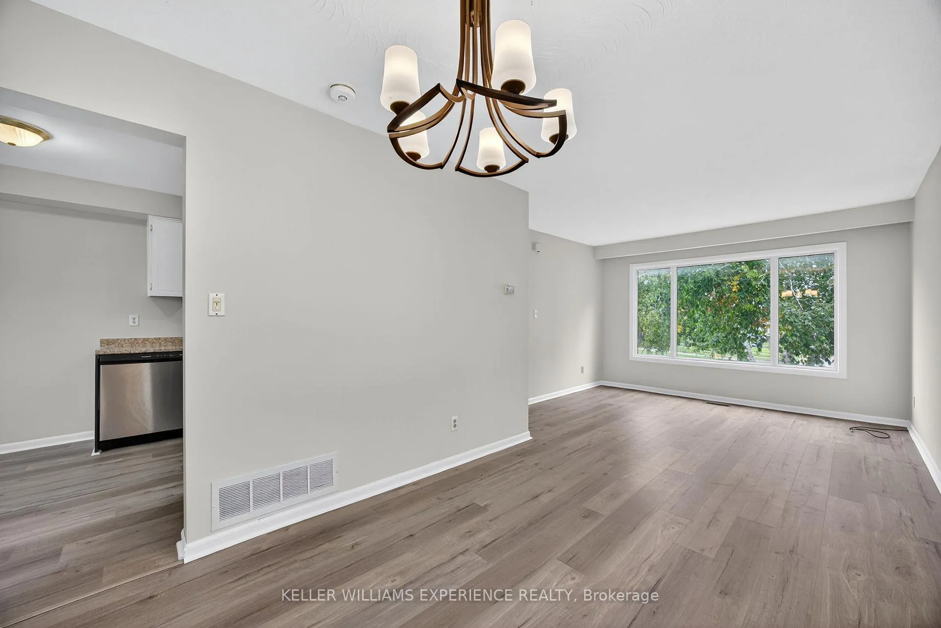 Photo 21 of 79 Carlton Road, Barrie, Cundles East — HOMEH