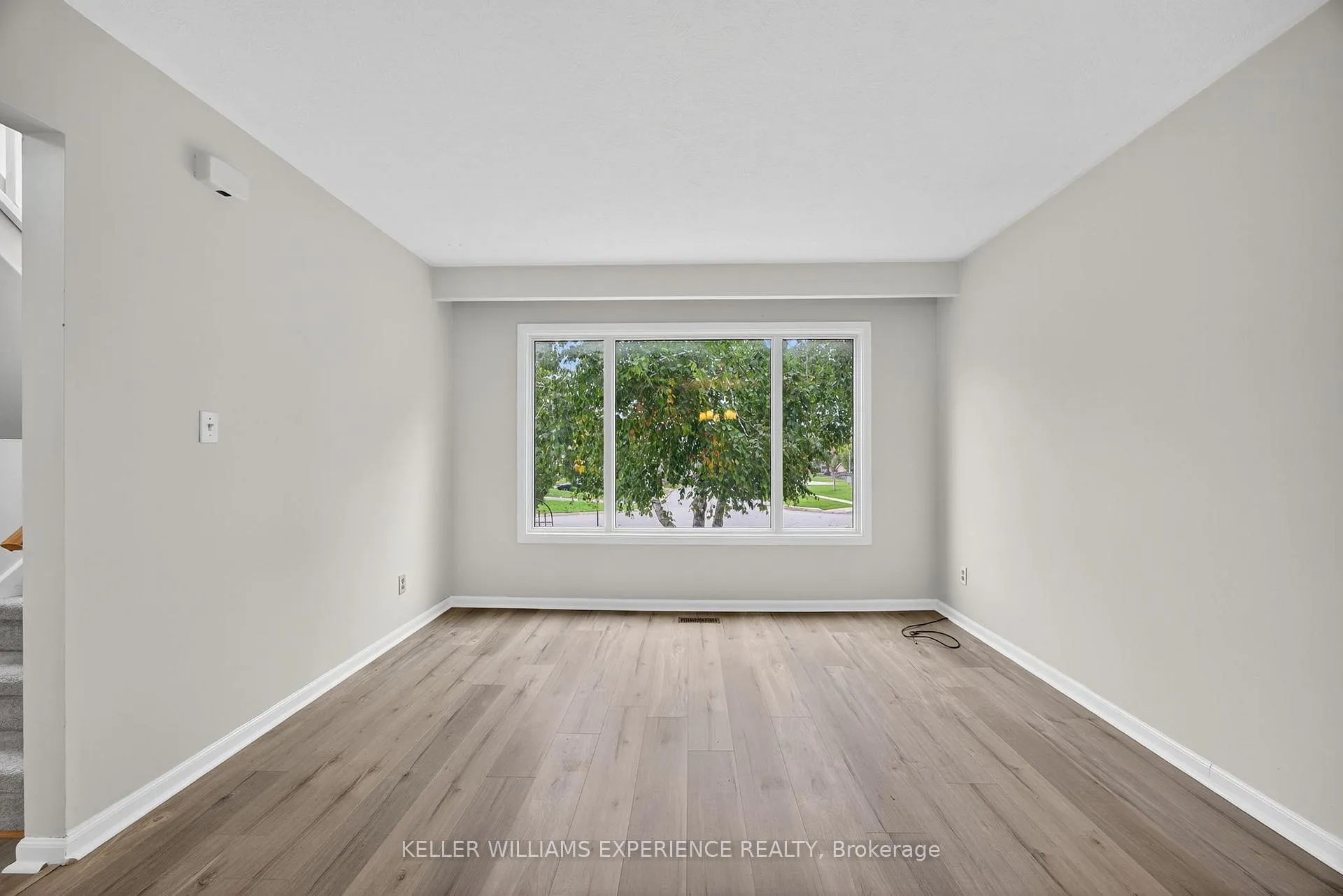 Photo 24 of 79 Carlton Road, Barrie, Cundles East — HOMEH