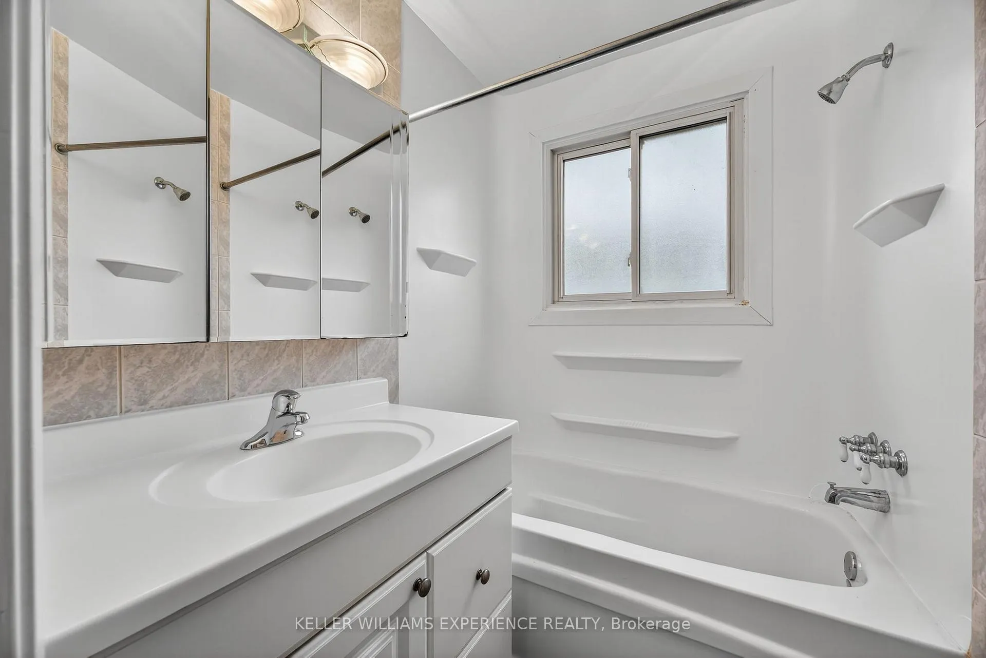 Photo 36 of 79 Carlton Road, Barrie, Cundles East — HOMEH
