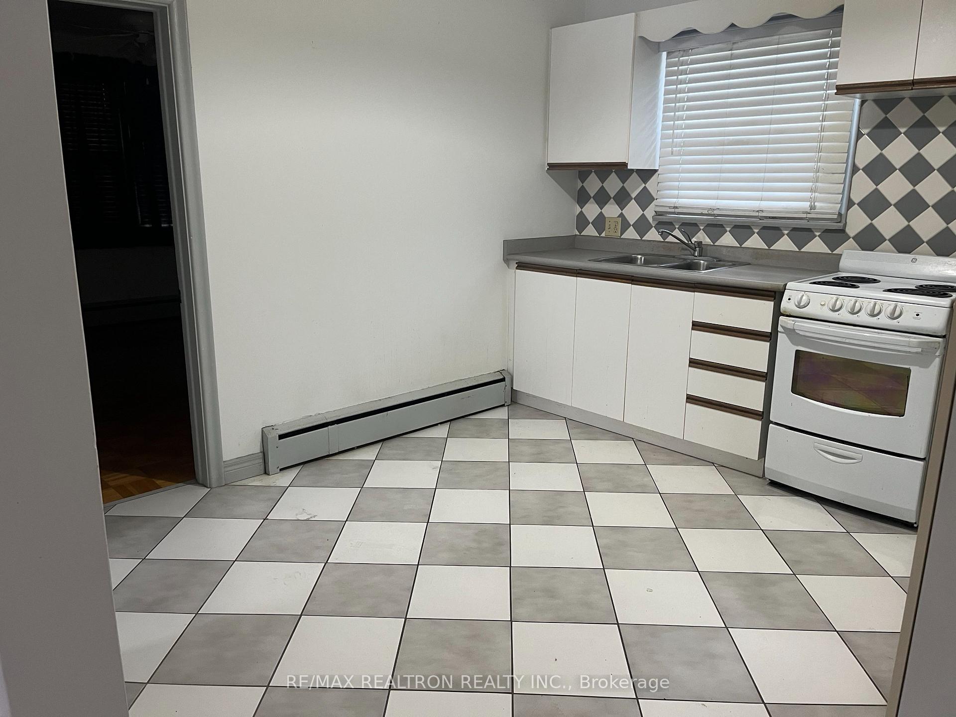 Photo 1 of Unit Upper Floor, 2 La Rose Avenue, Etobicoke, Humber Heights — HOMEH