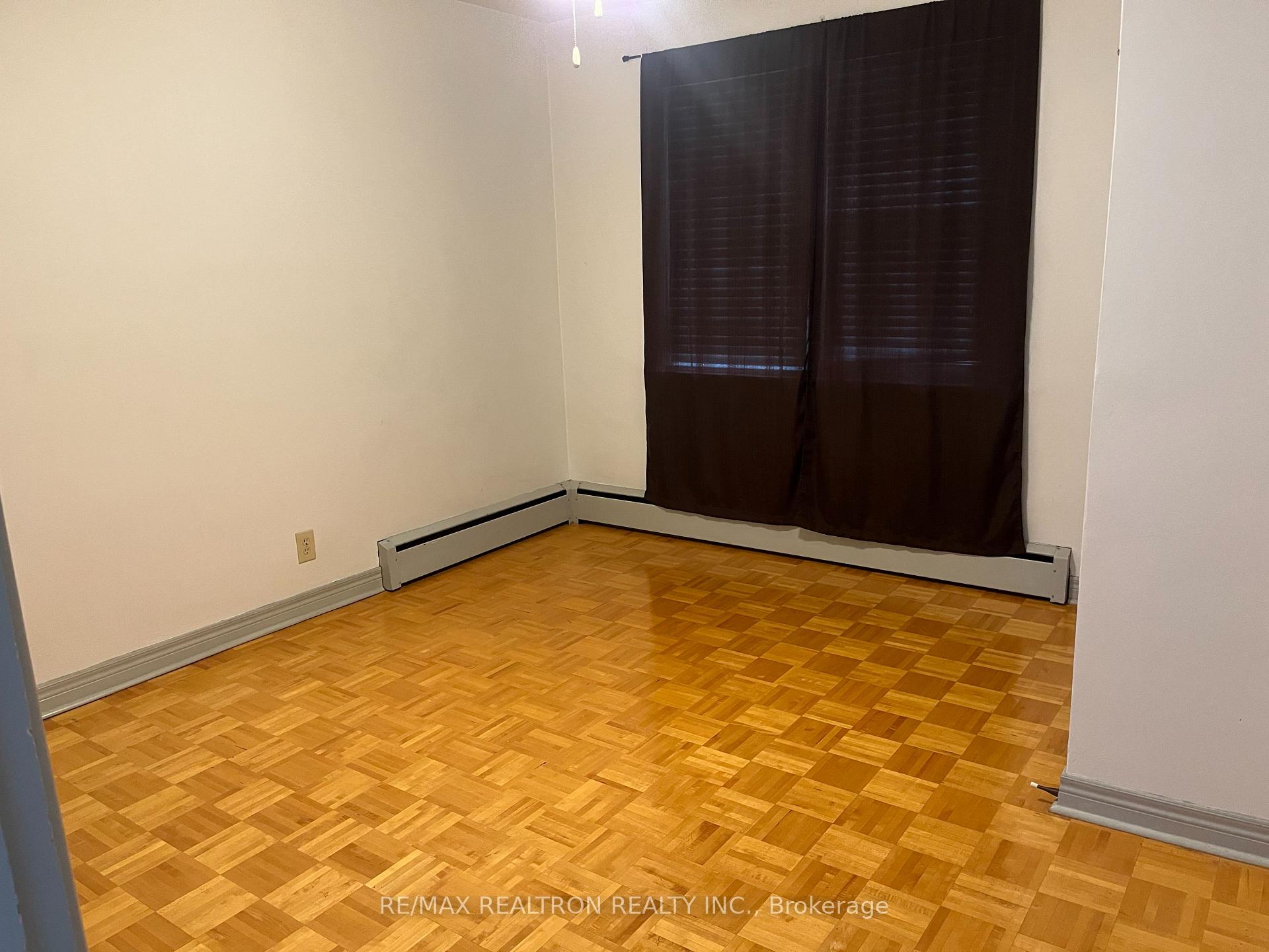 Photo 2 of Unit Upper Floor, 2 La Rose Avenue, Etobicoke, Humber Heights — HOMEH
