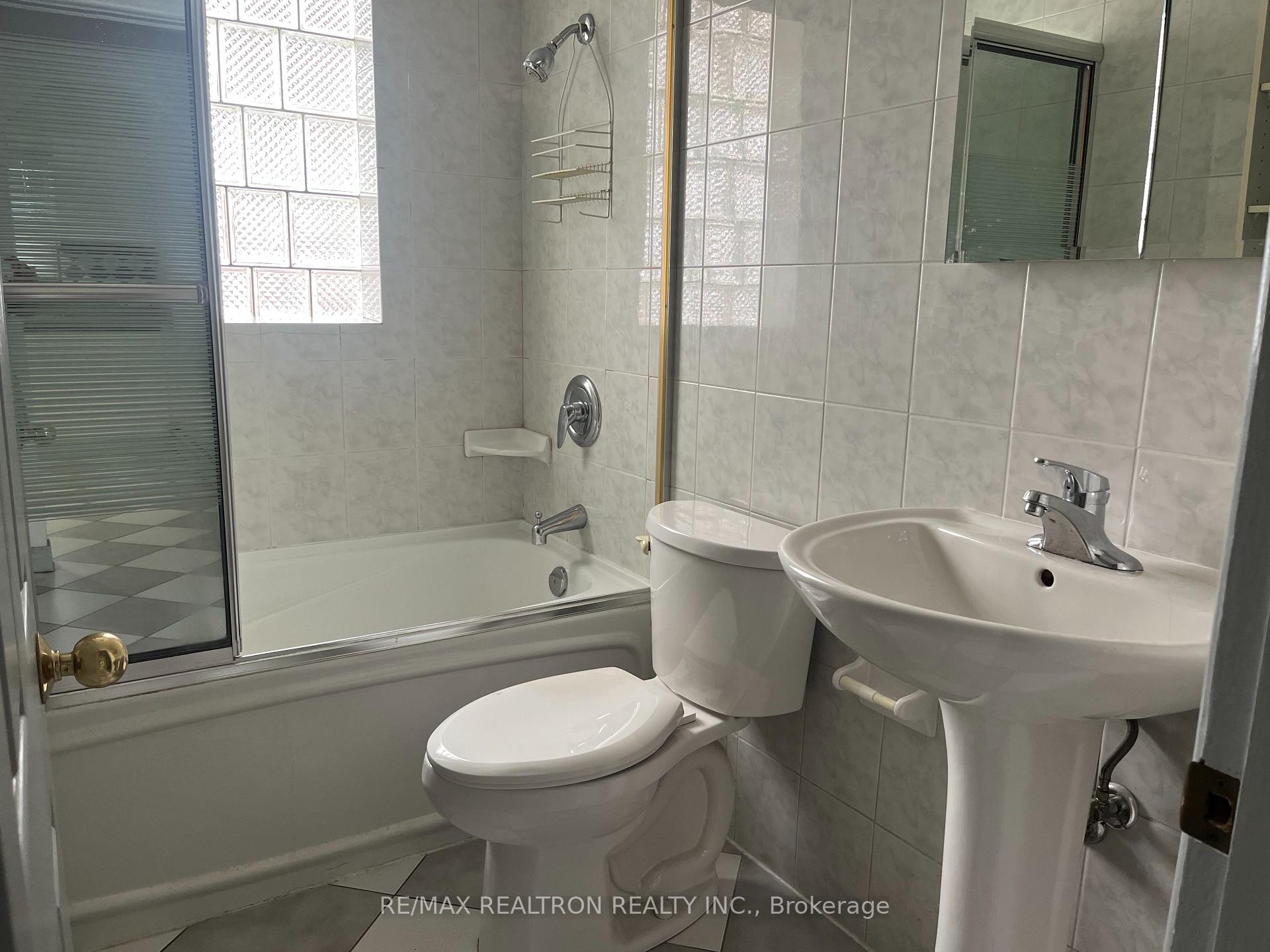 Photo 4 of Unit Upper Floor, 2 La Rose Avenue, Etobicoke, Humber Heights — HOMEH