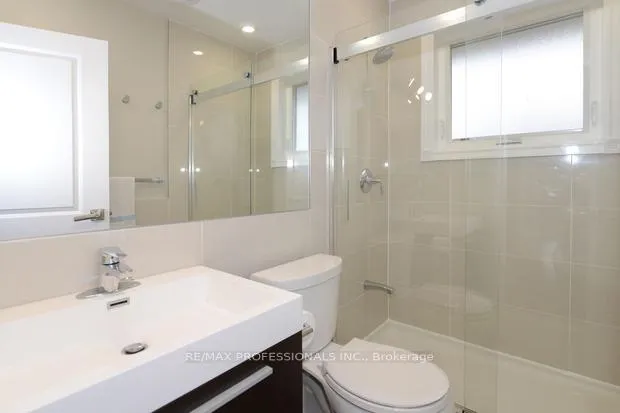 Photo 12 of 4 Thelmere Place, Etobicoke, Willowridge-Martingrove-Richview — HOMEH