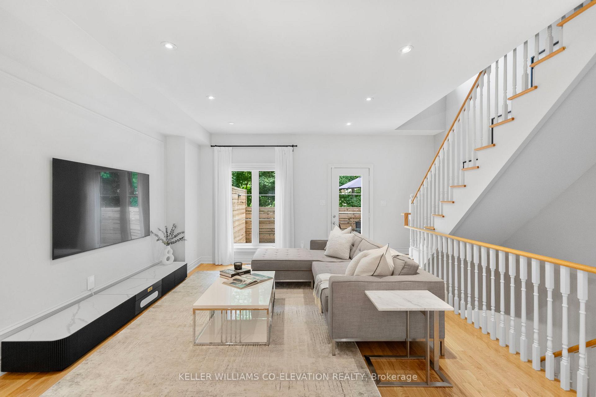 Photo 3 of 70 Dryden Way, Etobicoke, Willowridge-Martingrove-Richview — HOMEH