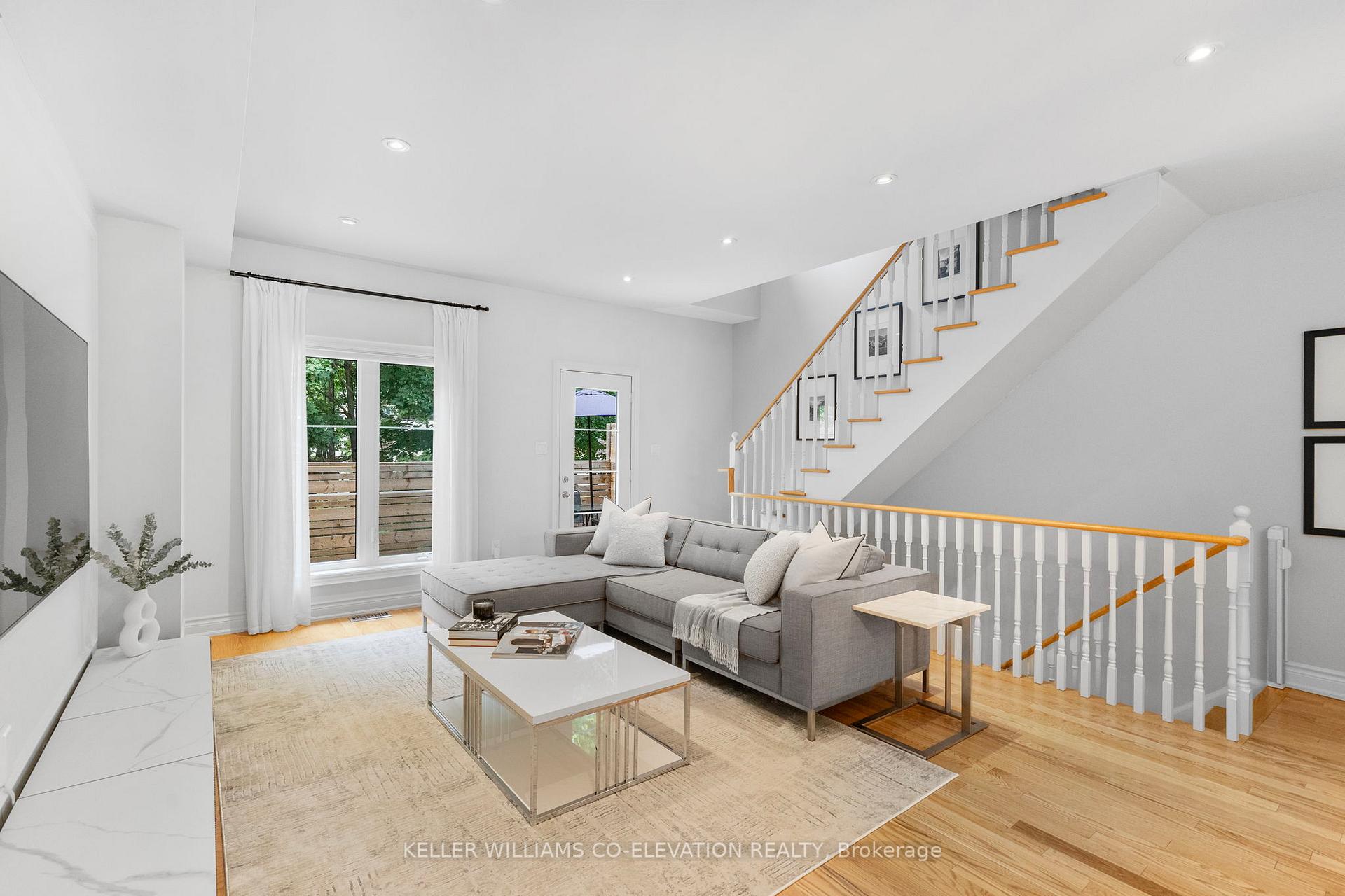 Photo 5 of 70 Dryden Way, Etobicoke, Willowridge-Martingrove-Richview — HOMEH