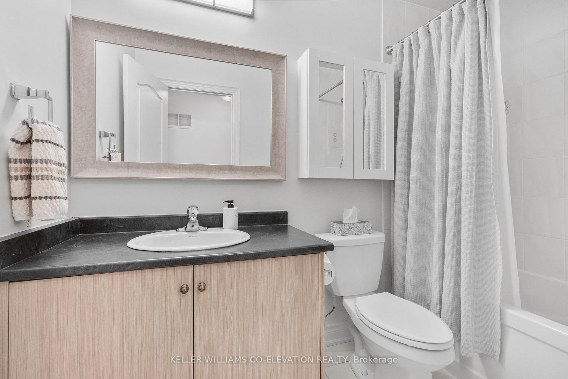 Photo 27 of 70 Dryden Way, Etobicoke, Willowridge-Martingrove-Richview — HOMEH