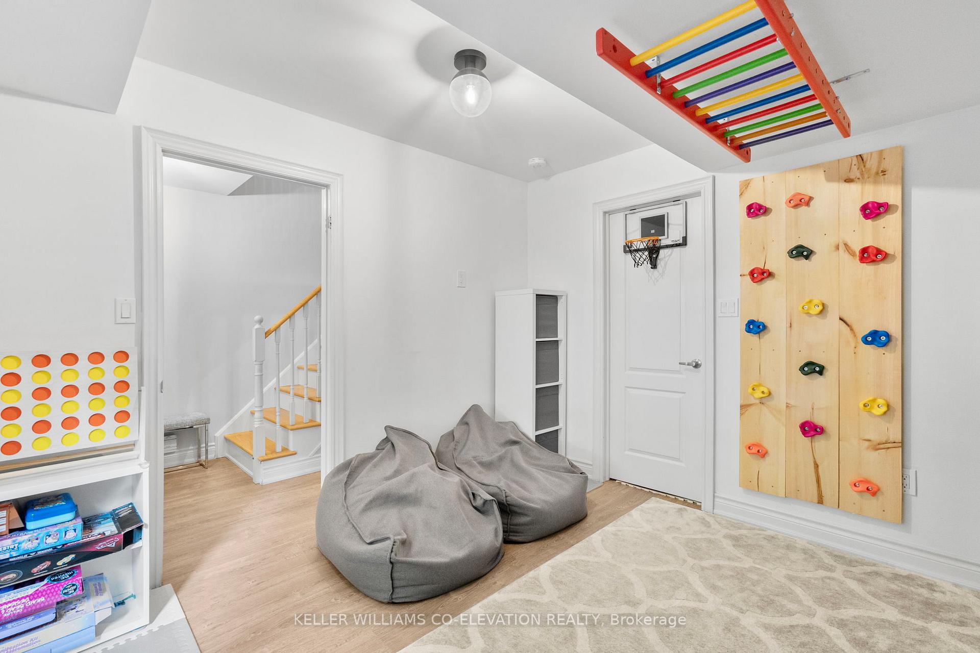 Photo 29 of 70 Dryden Way, Etobicoke, Willowridge-Martingrove-Richview — HOMEH