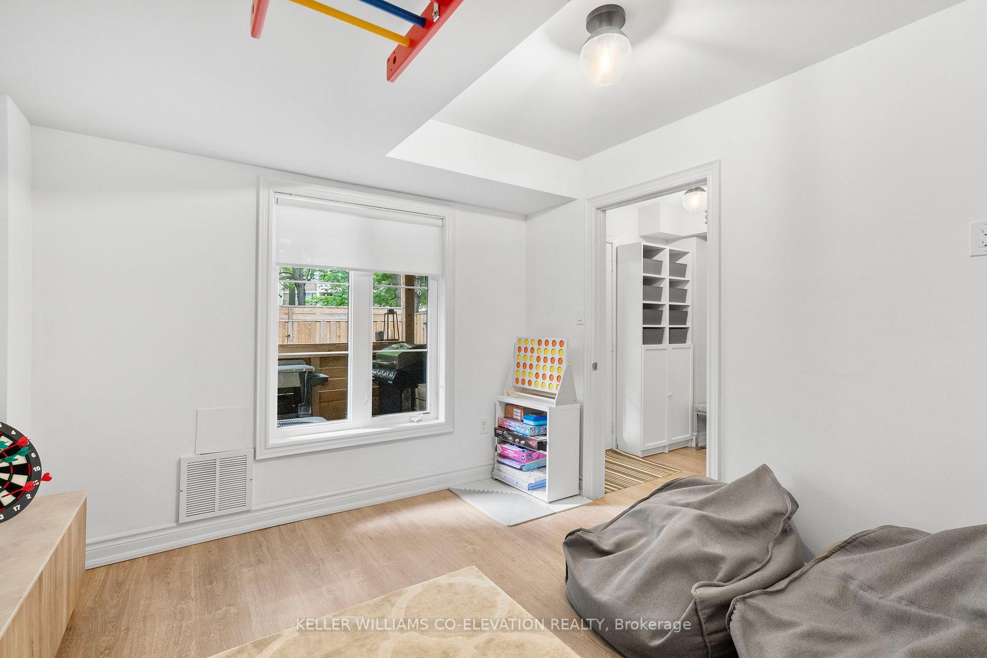 Photo 30 of 70 Dryden Way, Etobicoke, Willowridge-Martingrove-Richview — HOMEH