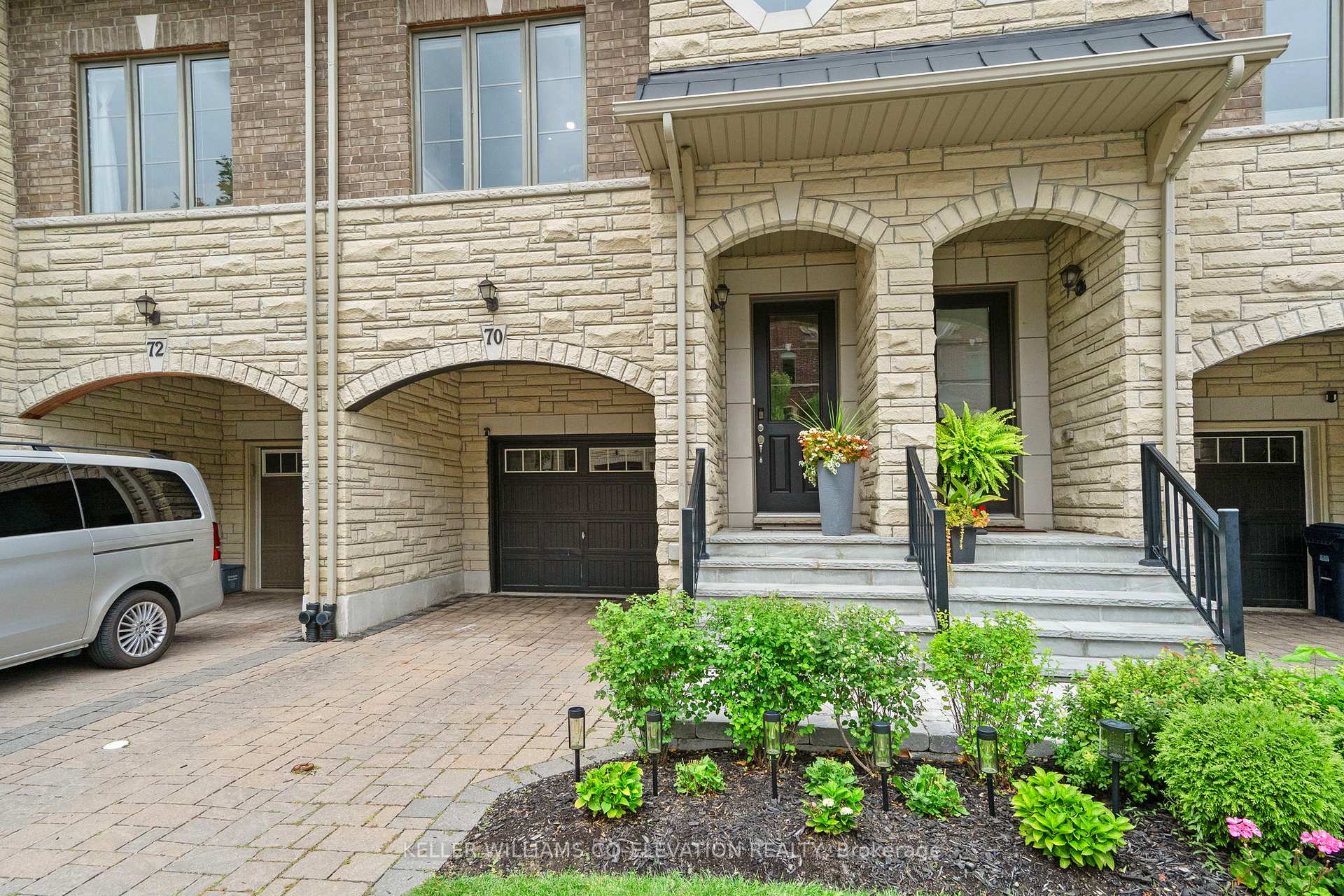 Photo 40 of 70 Dryden Way, Etobicoke, Willowridge-Martingrove-Richview — HOMEH