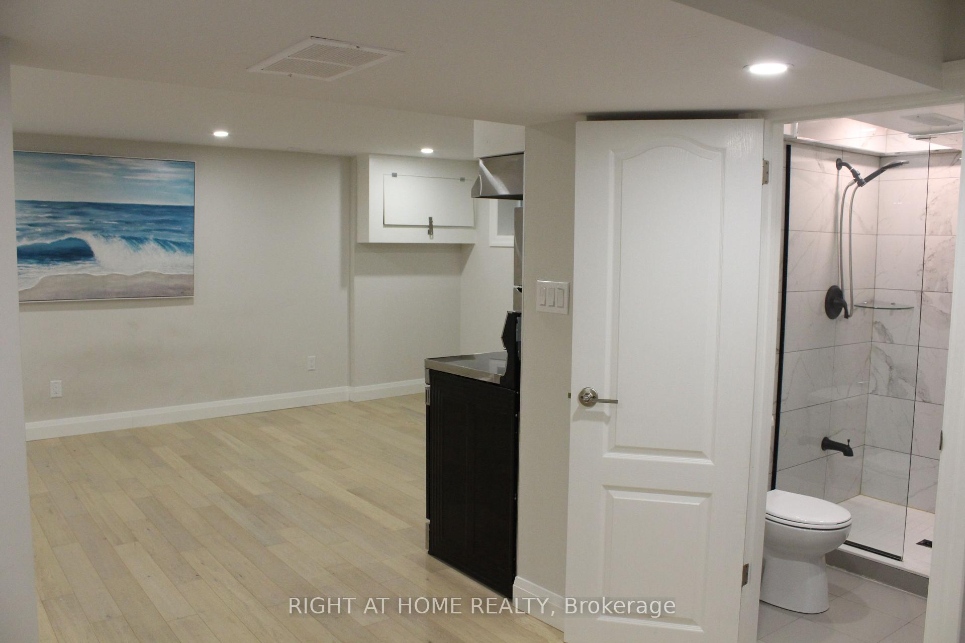 Photo 3 of Unit Lower Level, 9 Farley Crescent, Etobicoke, Willowridge-Martingrove-Richview — HOMEH