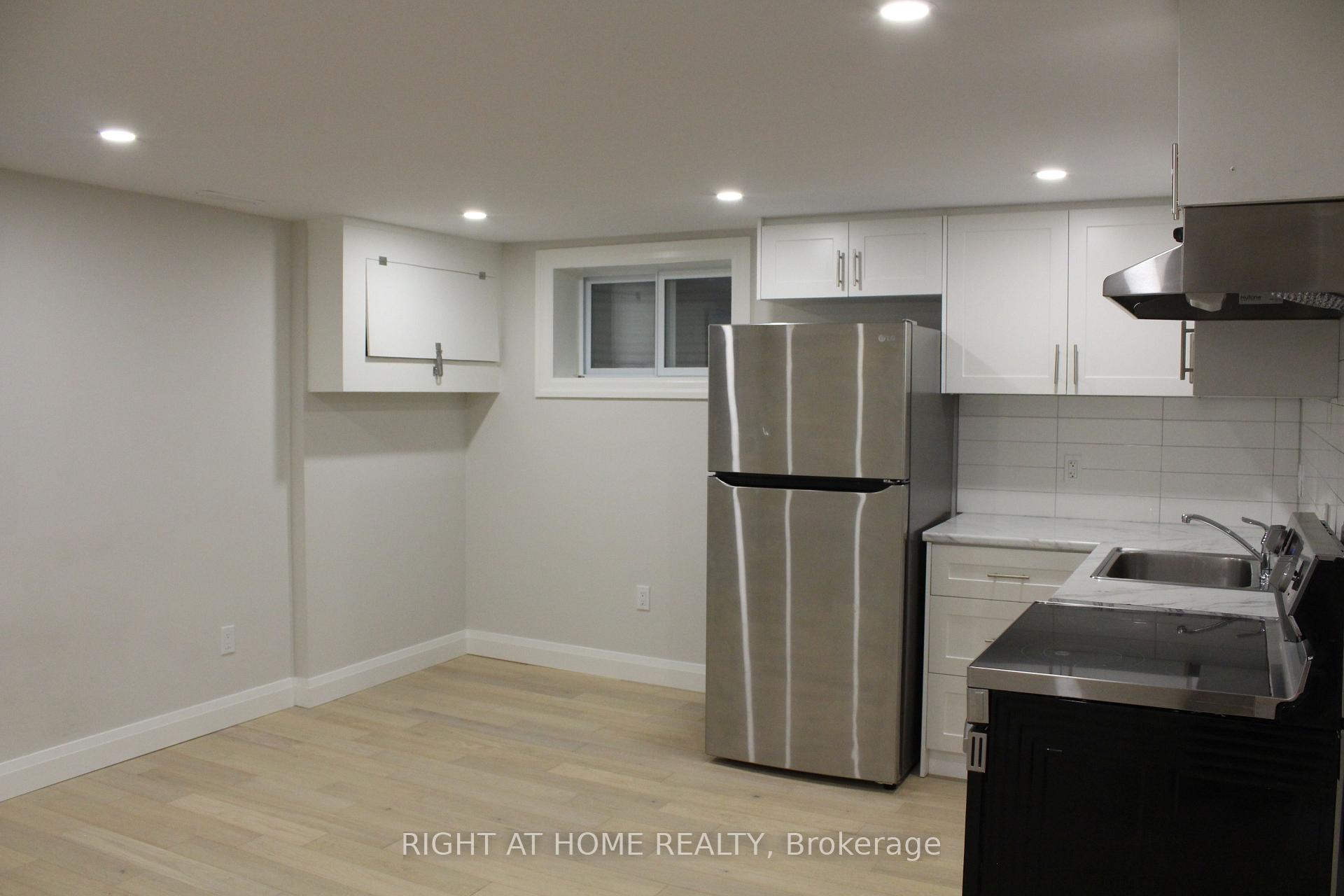 Photo 4 of Unit Lower Level, 9 Farley Crescent, Etobicoke, Willowridge-Martingrove-Richview — HOMEH
