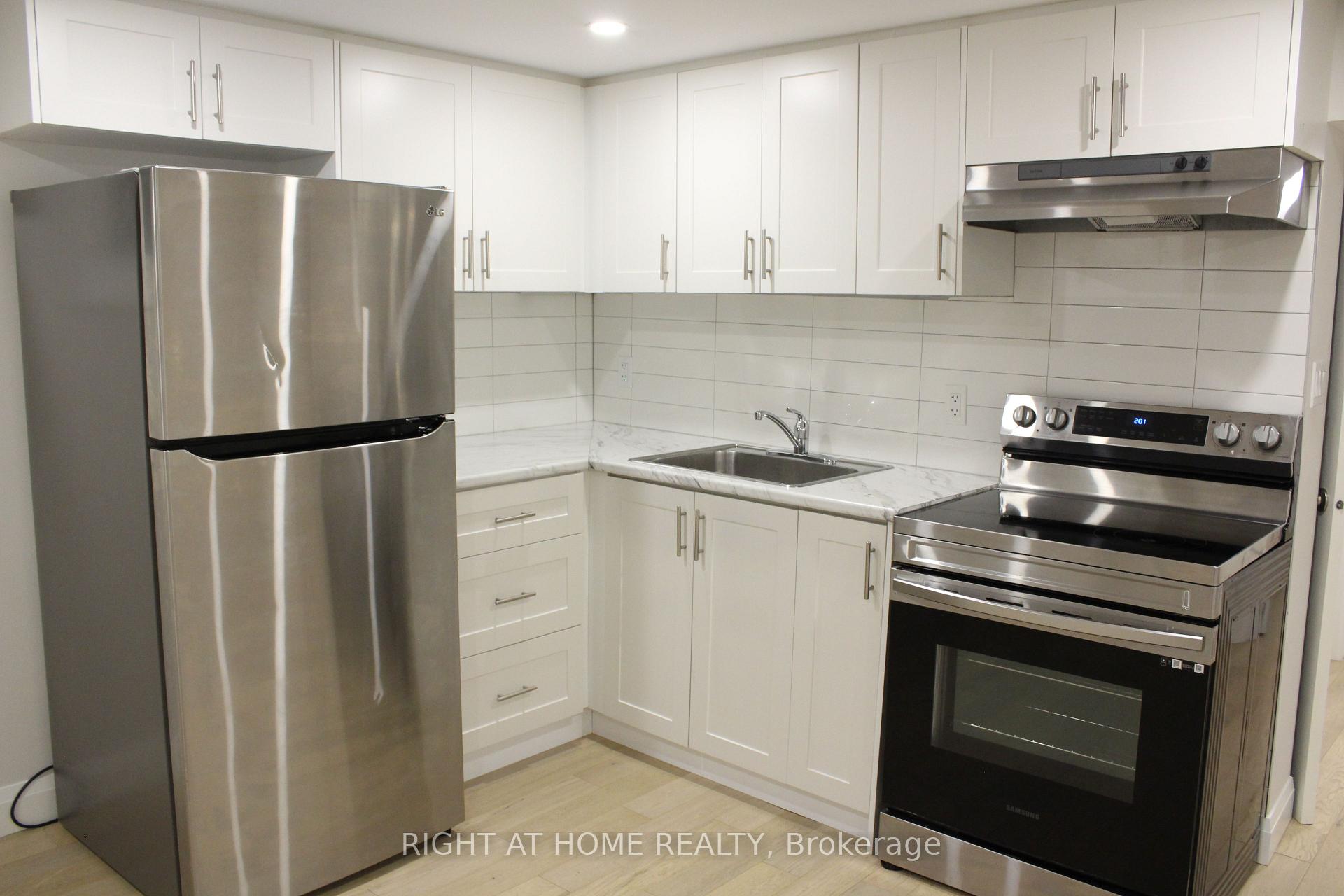 Photo 5 of Unit Lower Level, 9 Farley Crescent, Etobicoke, Willowridge-Martingrove-Richview — HOMEH