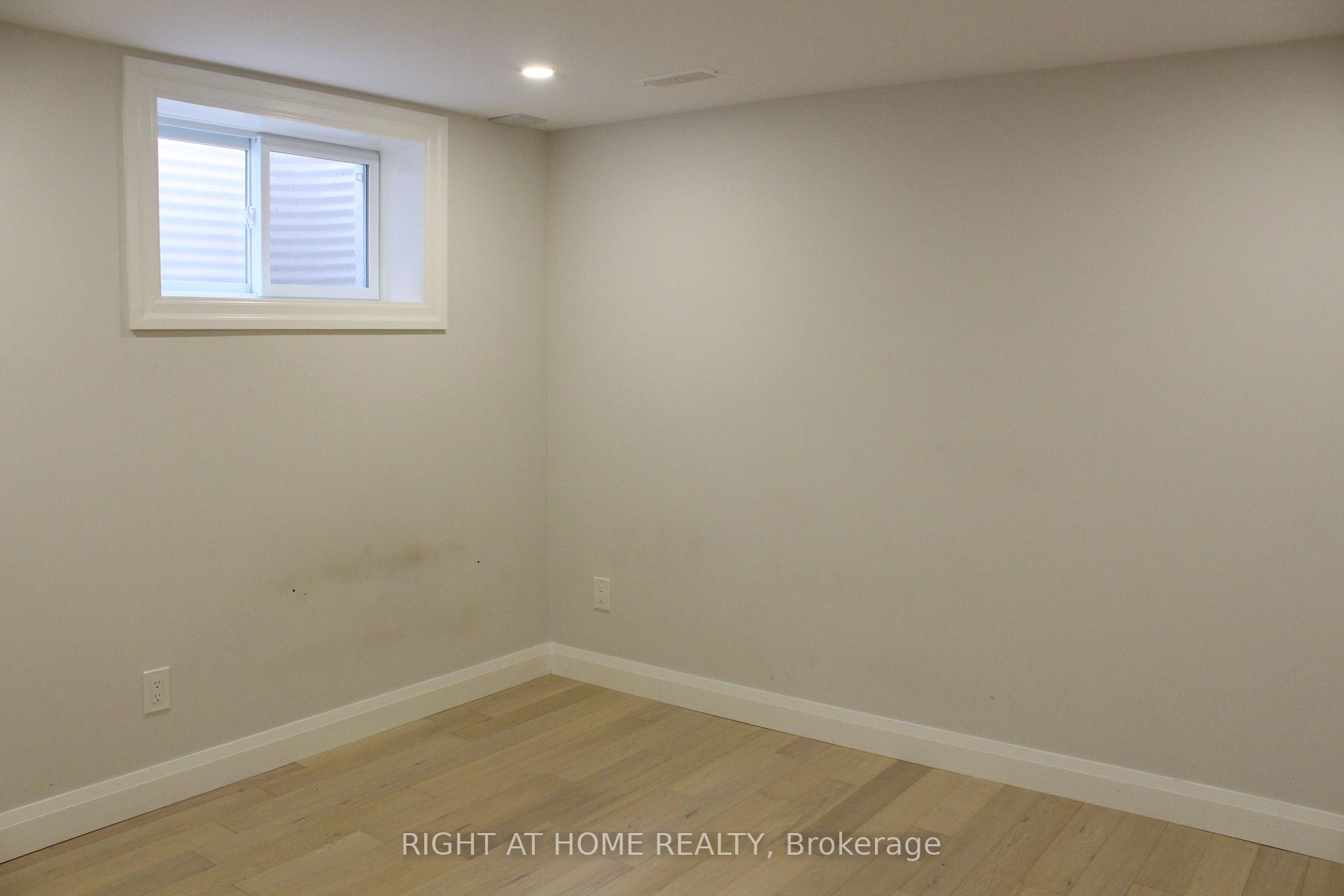 Photo 9 of Unit Lower Level, 9 Farley Crescent, Etobicoke, Willowridge-Martingrove-Richview — HOMEH