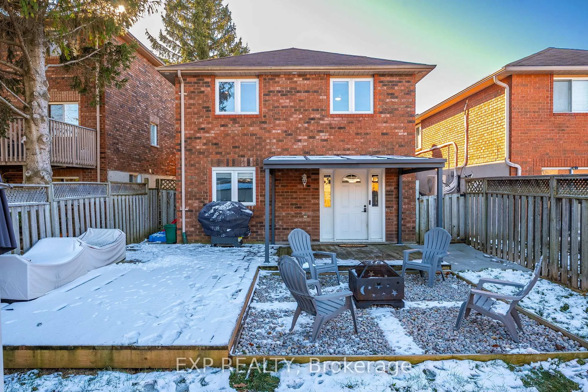 Photo 4 of 52 Geddes Crescent, Barrie, Northwest — HOMEH