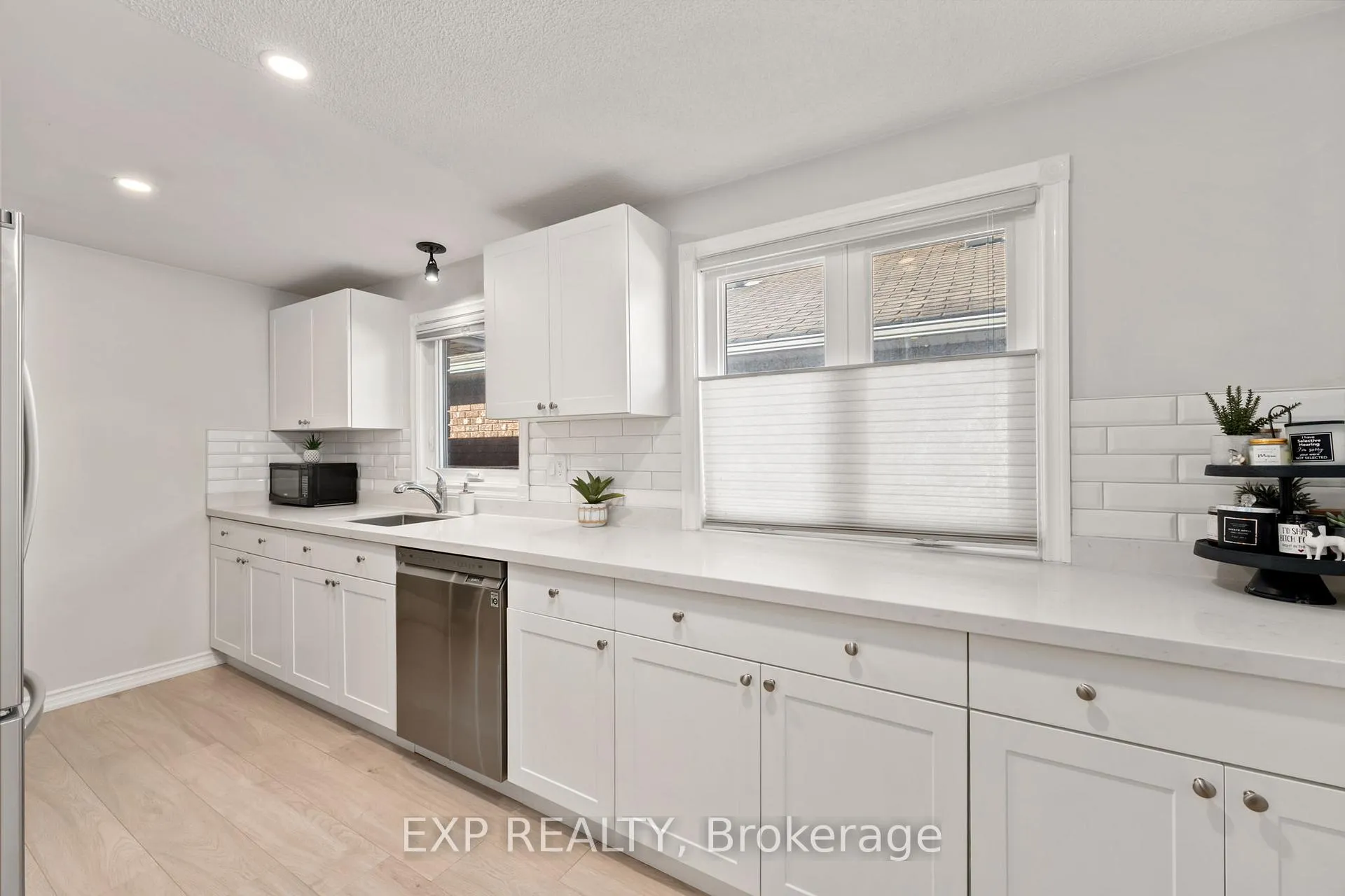 Photo 12 of 52 Geddes Crescent, Barrie, Northwest — HOMEH