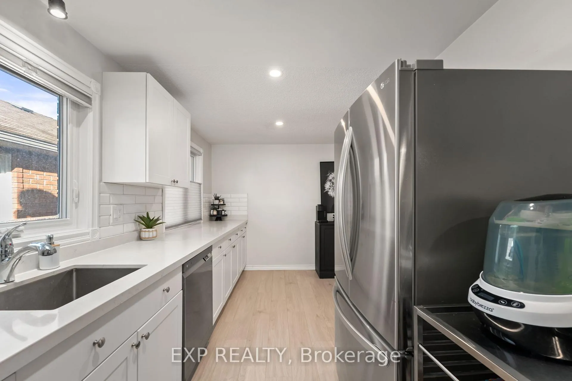 Photo 13 of 52 Geddes Crescent, Barrie, Northwest — HOMEH