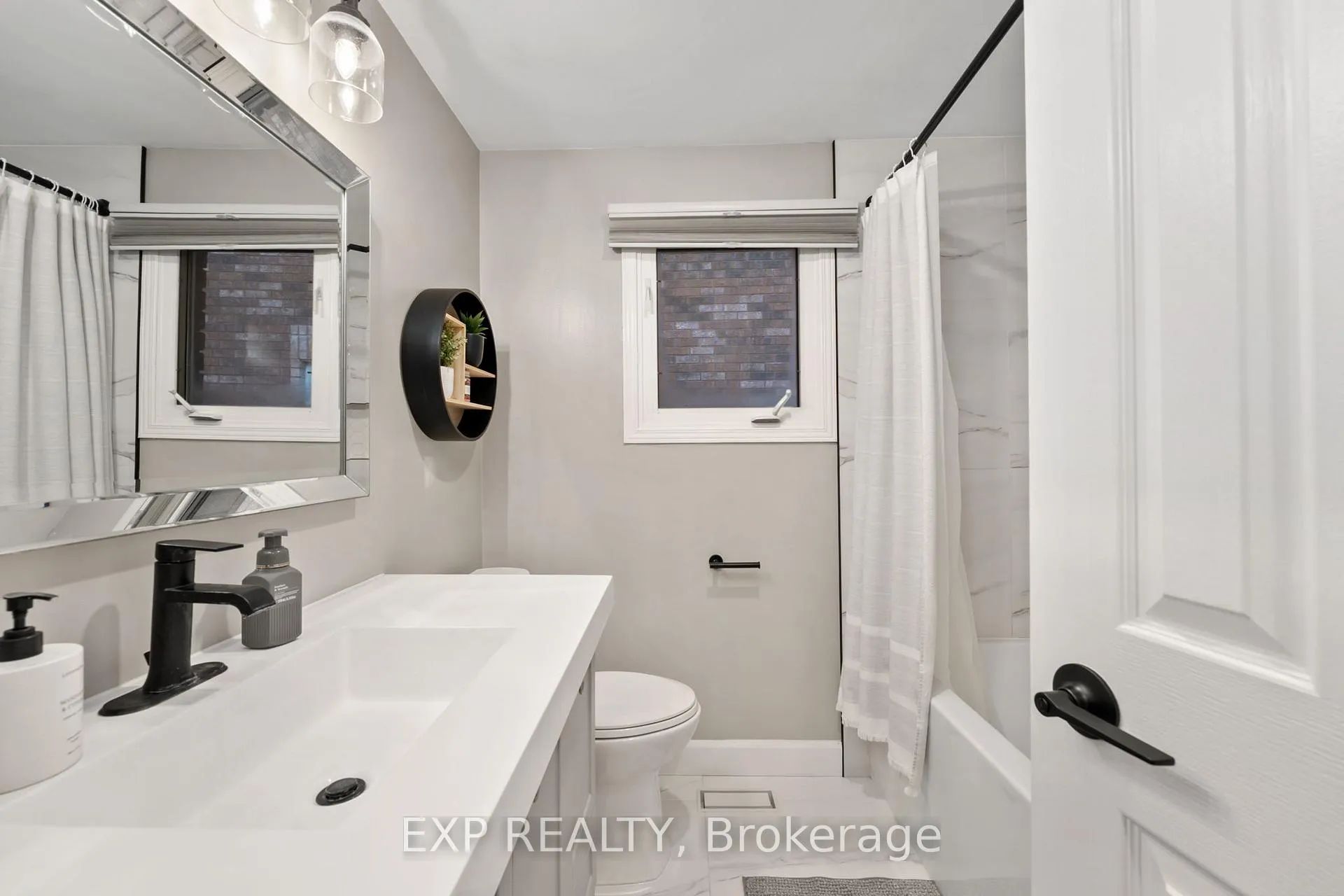 Photo 14 of 52 Geddes Crescent, Barrie, Northwest — HOMEH