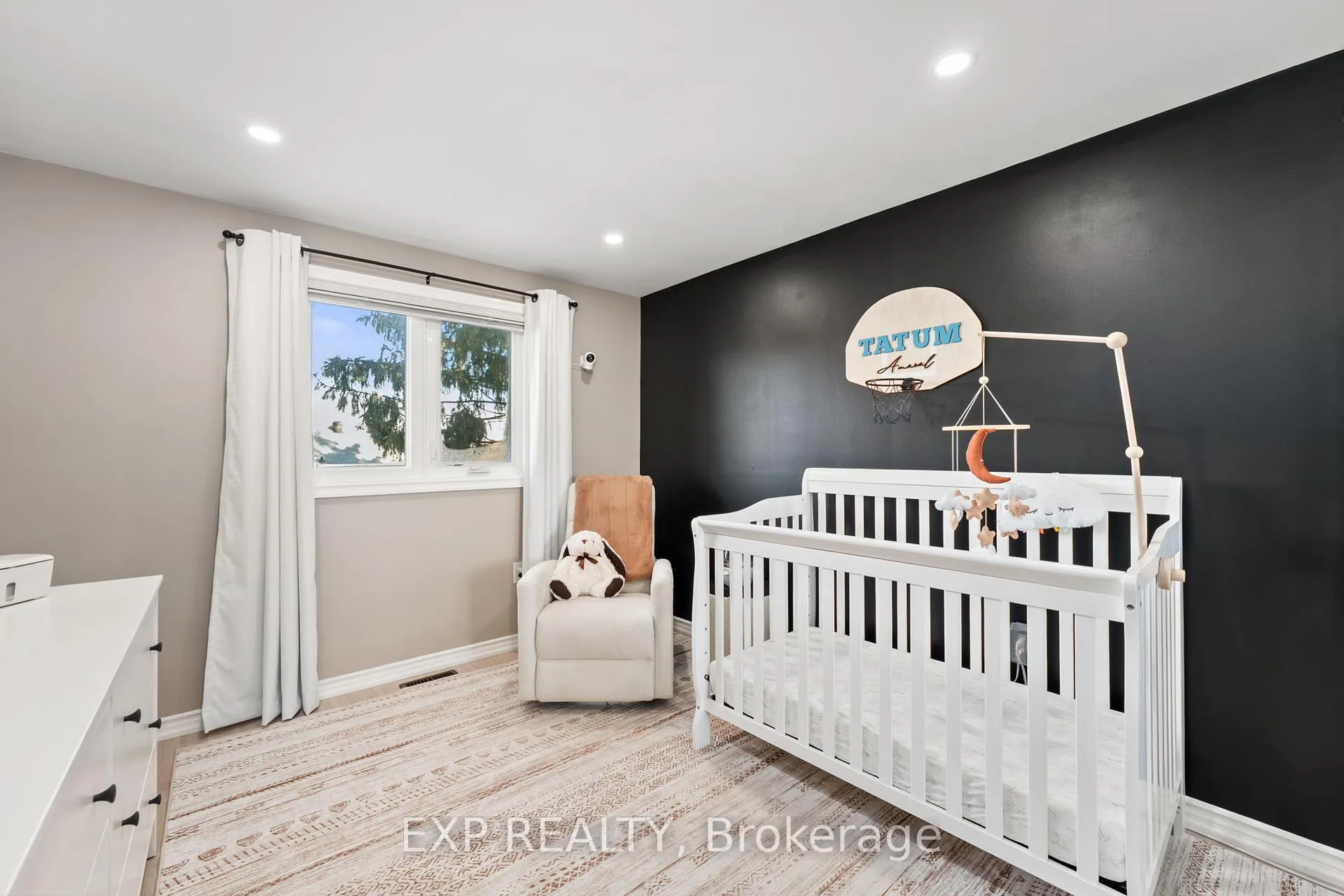 Photo 17 of 52 Geddes Crescent, Barrie, Northwest — HOMEH