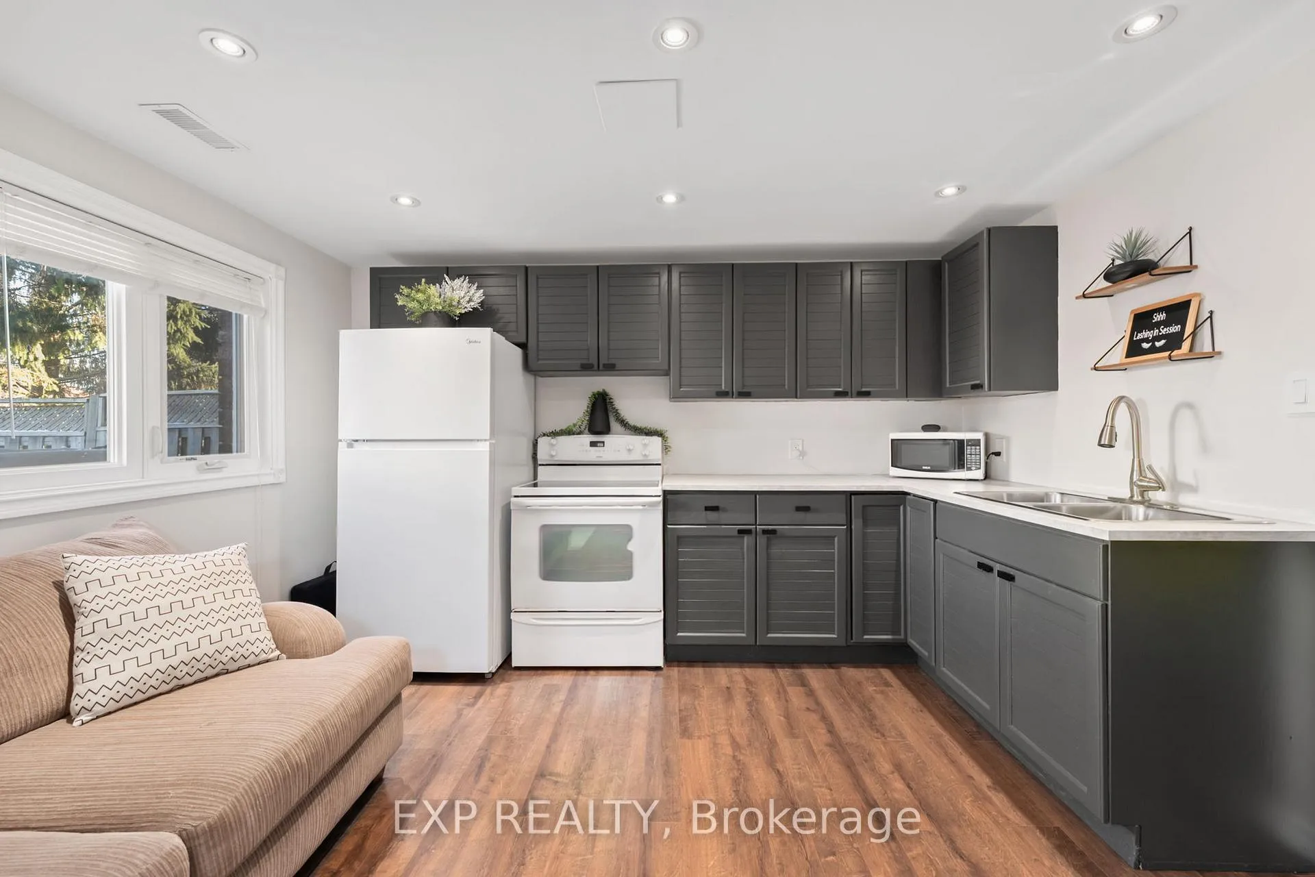 Photo 22 of 52 Geddes Crescent, Barrie, Northwest — HOMEH