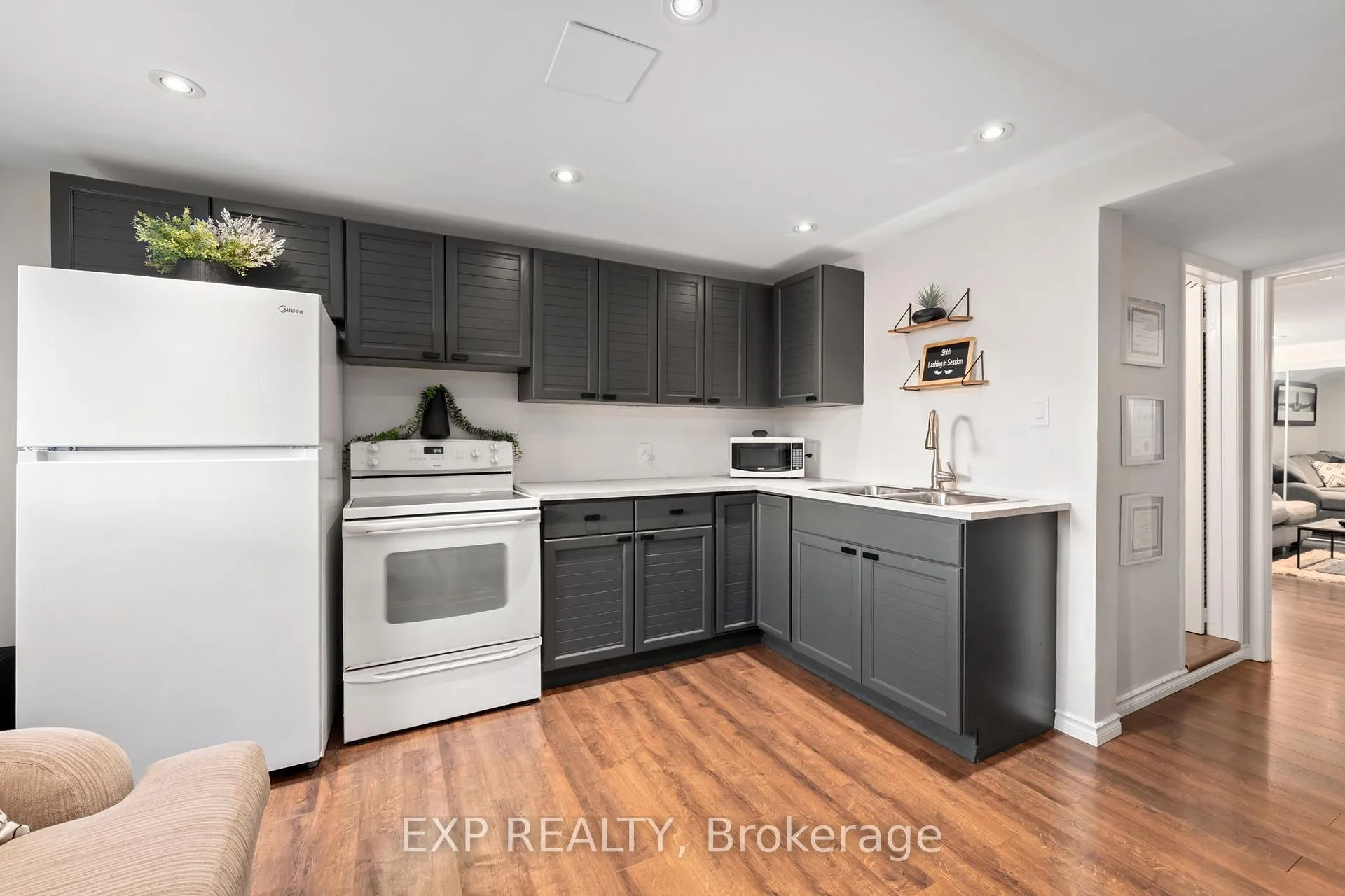 Photo 23 of 52 Geddes Crescent, Barrie, Northwest — HOMEH