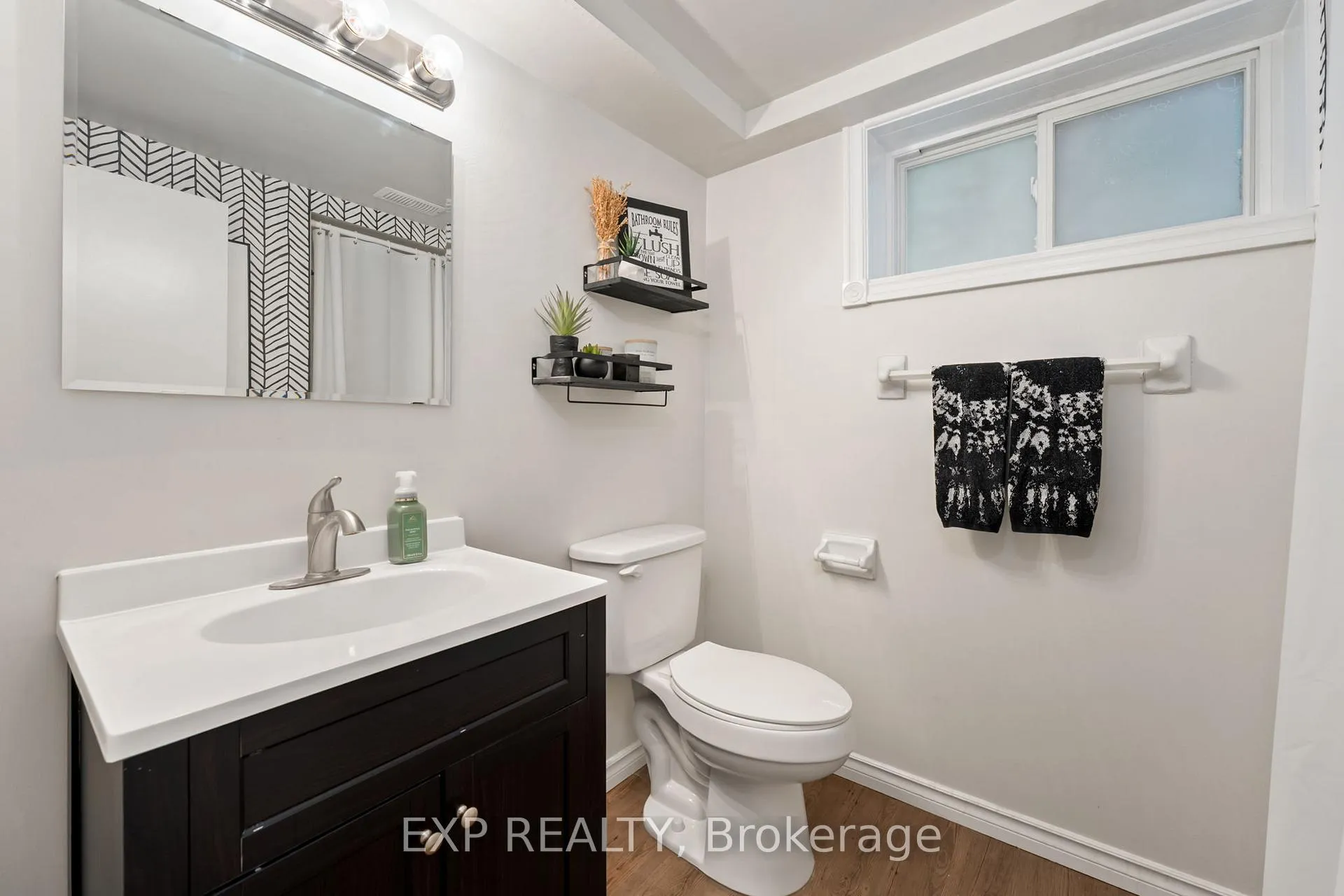 Photo 28 of 52 Geddes Crescent, Barrie, Northwest — HOMEH