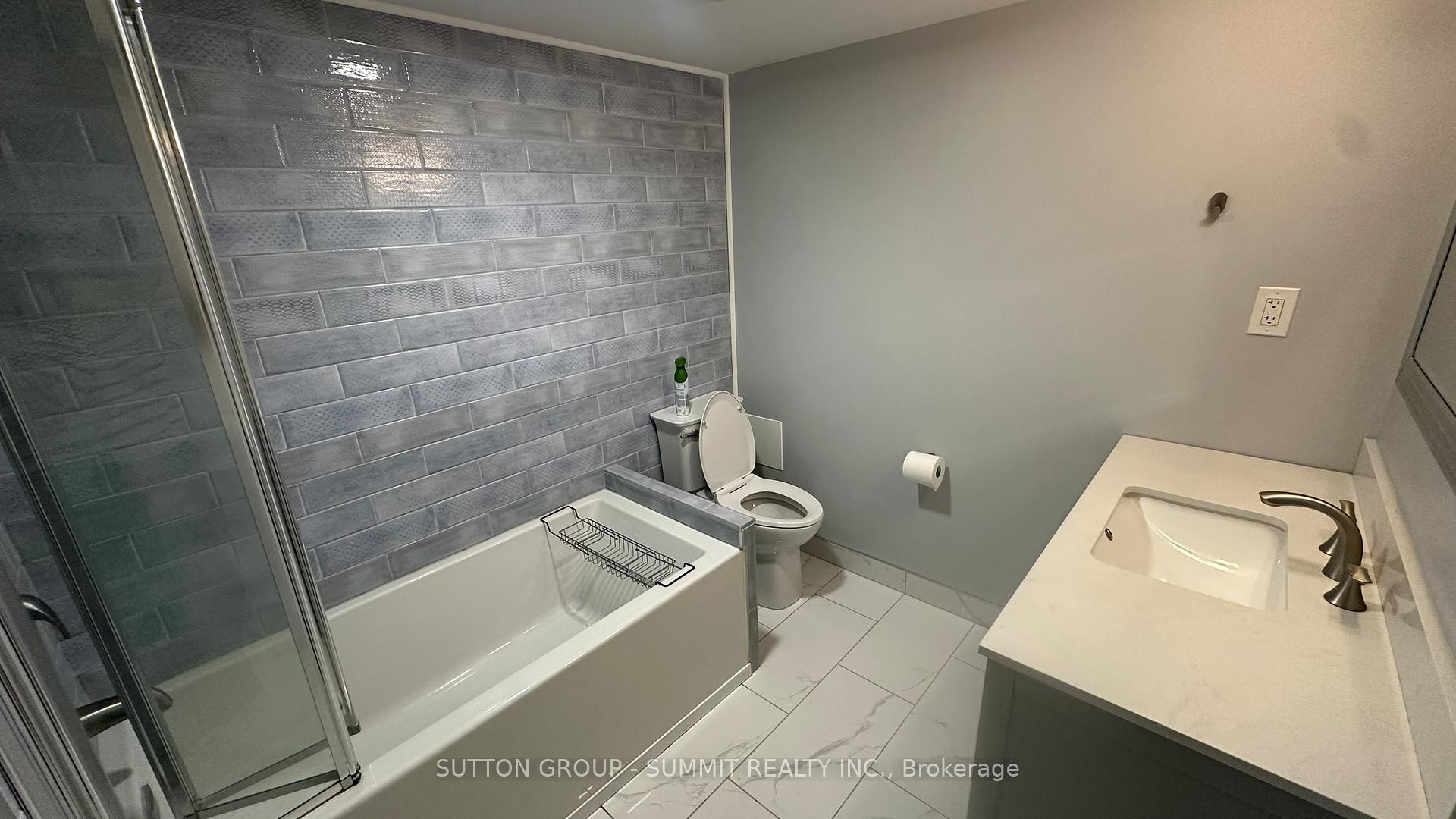 Photo 17 of 12 Brampton Road, Etobicoke, Willowridge-Martingrove-Richview — HOMEH