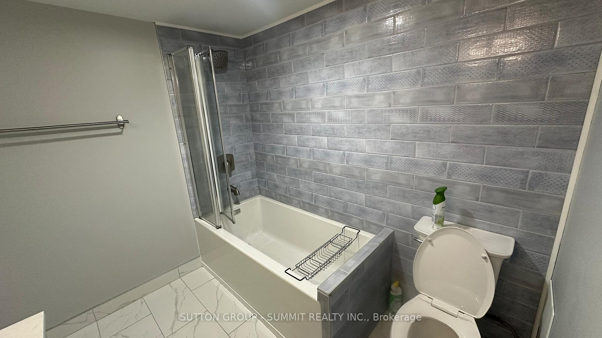 Photo 18 of 12 Brampton Road, Etobicoke, Willowridge-Martingrove-Richview — HOMEH