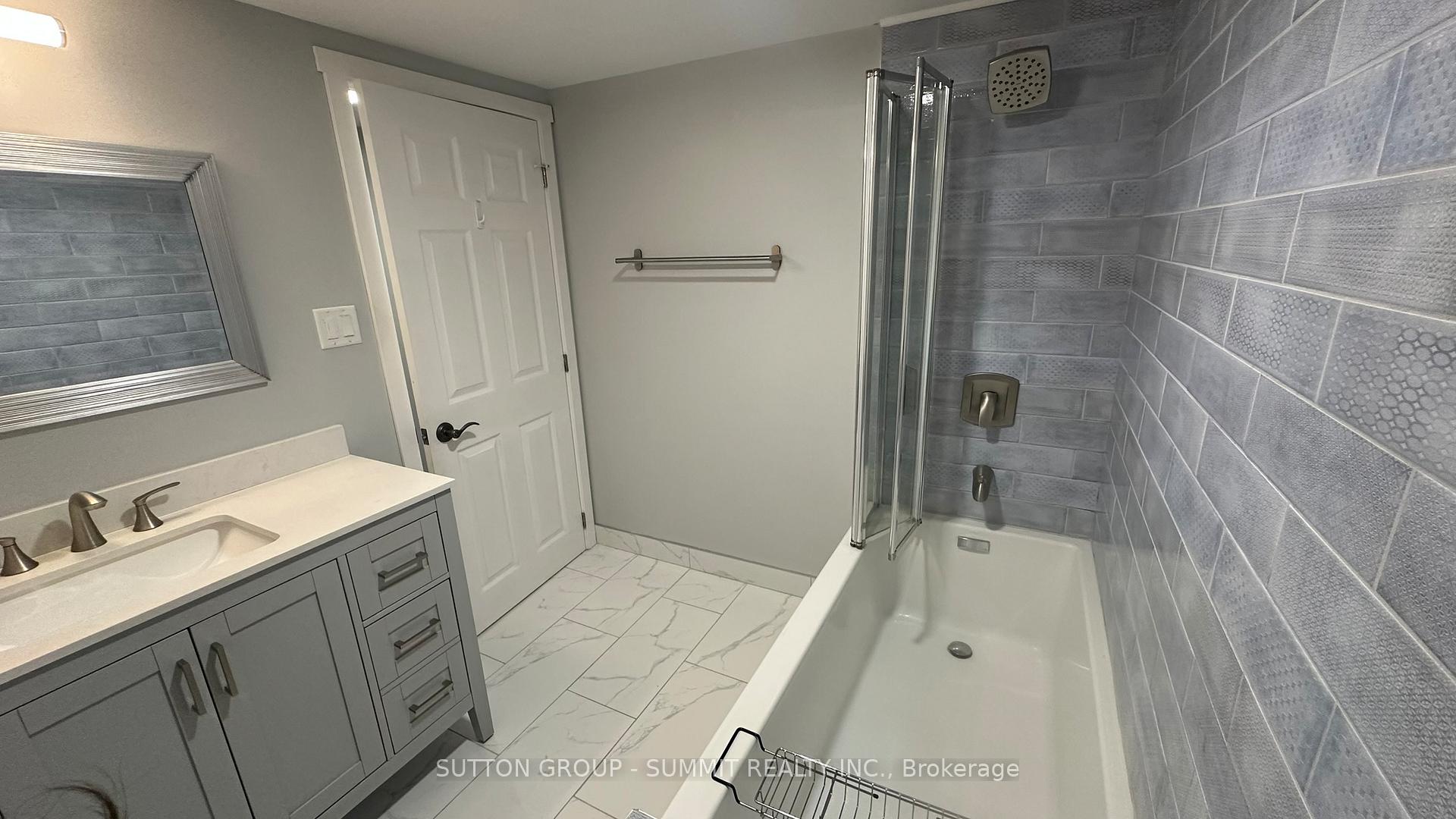 Photo 19 of 12 Brampton Road, Etobicoke, Willowridge-Martingrove-Richview — HOMEH