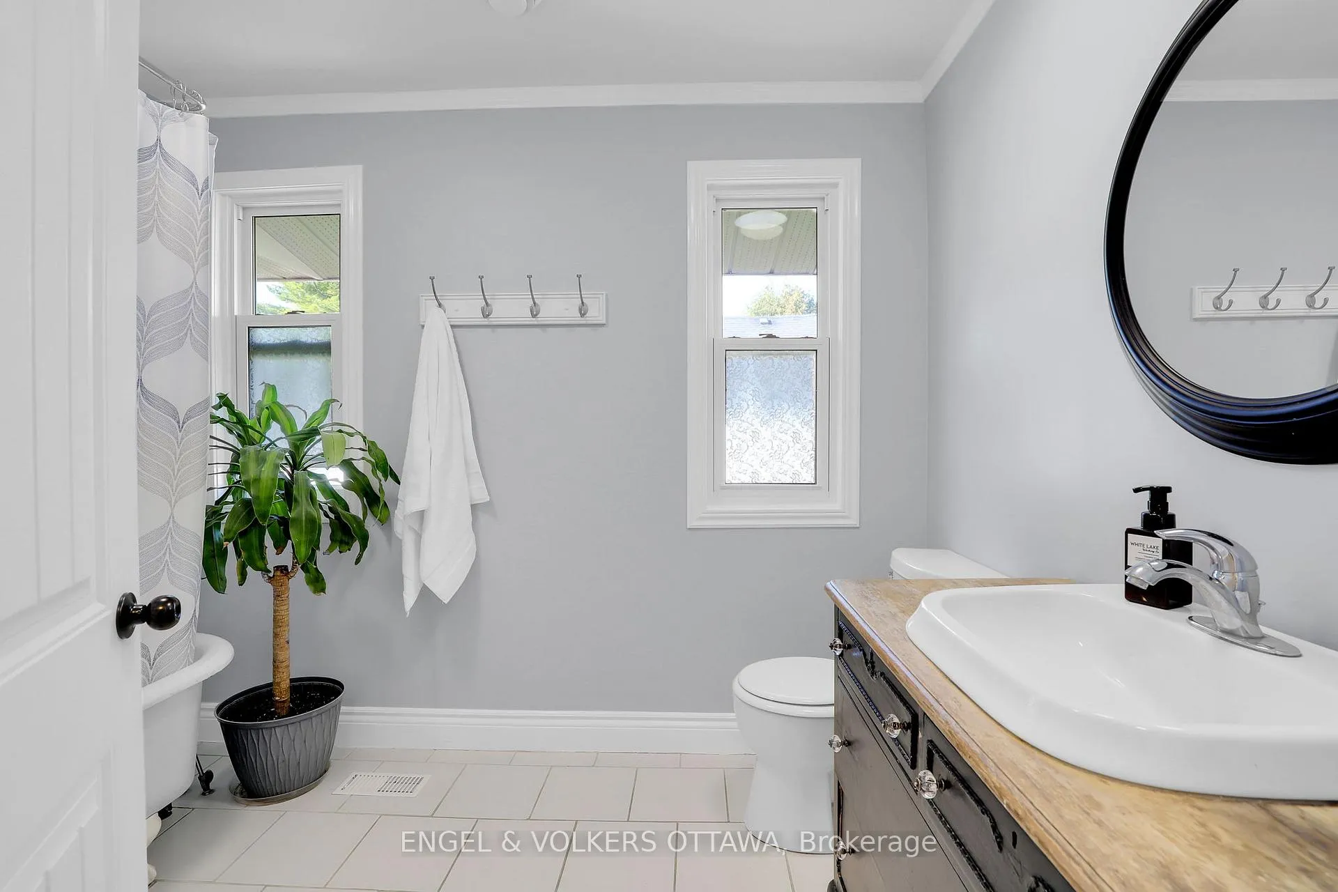 Photo 132 of 10 Ida Street S, Arnprior — HOMEH