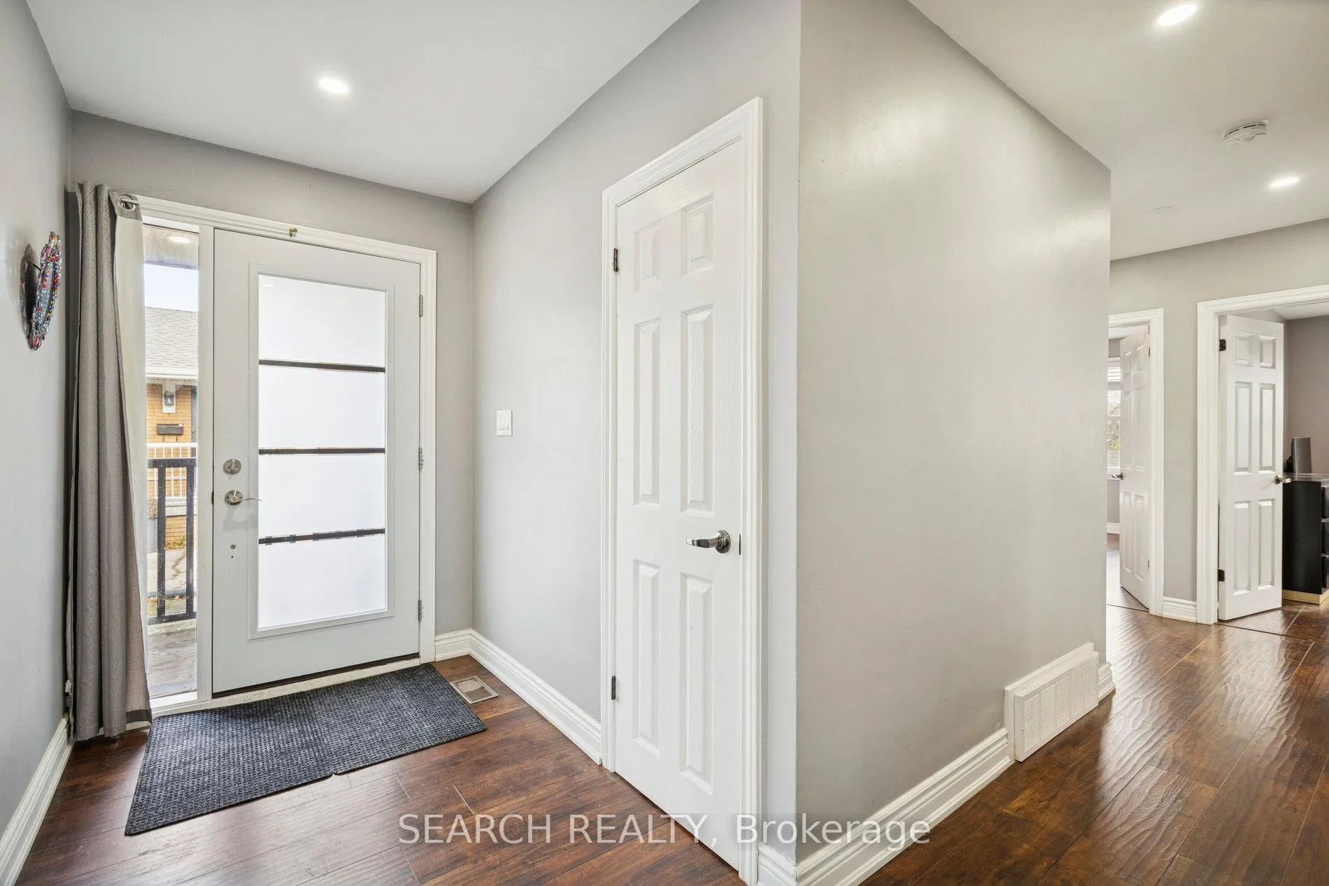 Photo 2 of 151 The Westway, Etobicoke, Willowridge-Martingrove-Richview — HOMEH