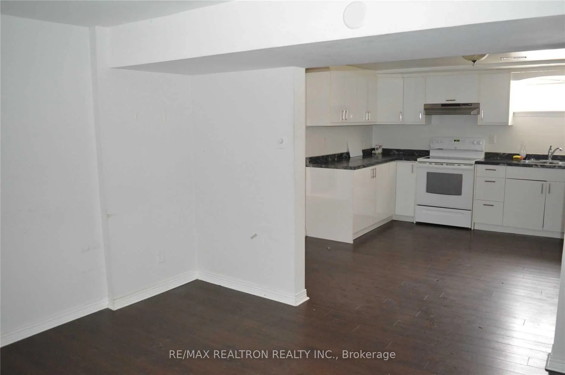Photo 6 of 24 Holman Crescent, Aurora, Aurora Highlands — HOMEH