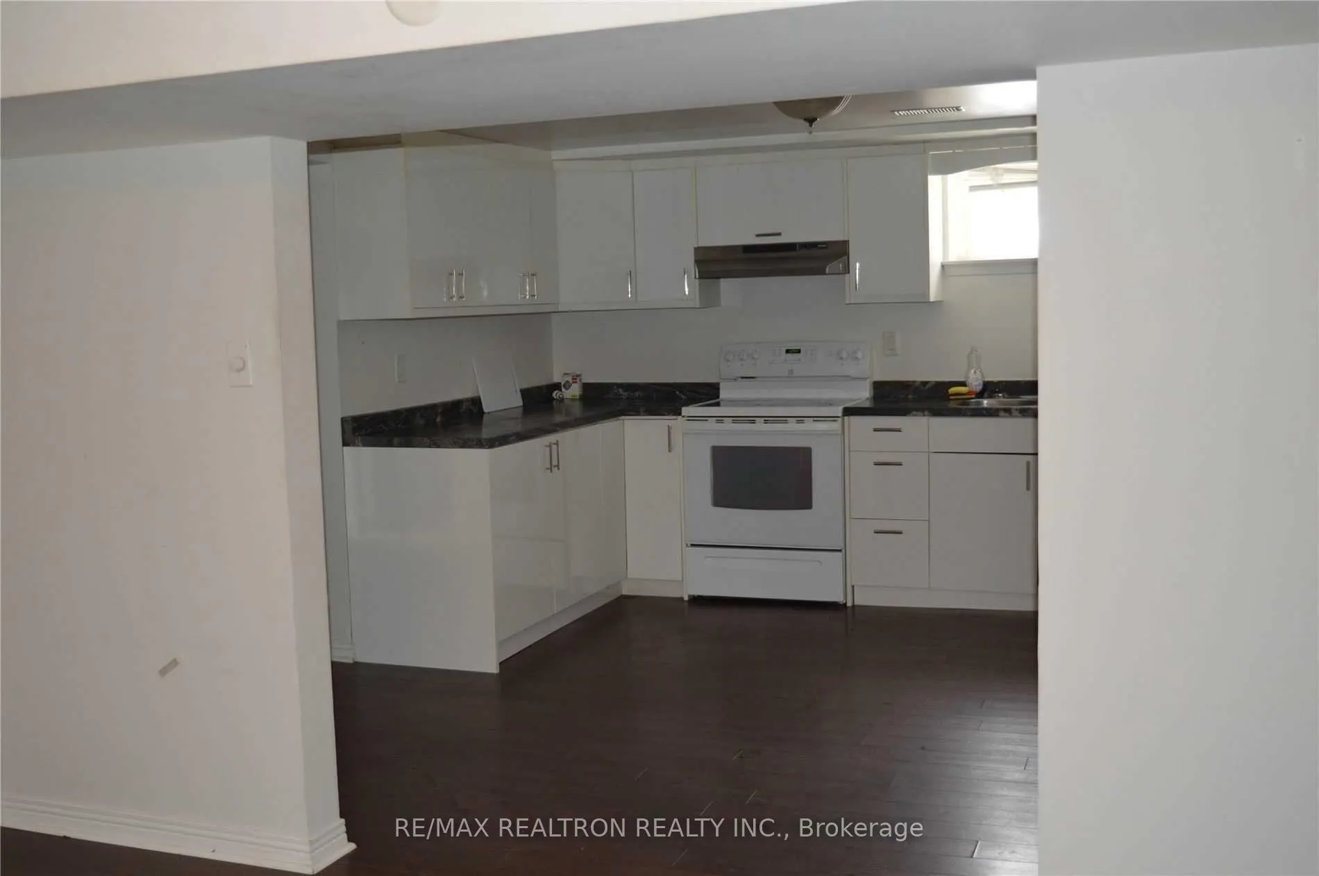 Photo 7 of 24 Holman Crescent, Aurora, Aurora Highlands — HOMEH
