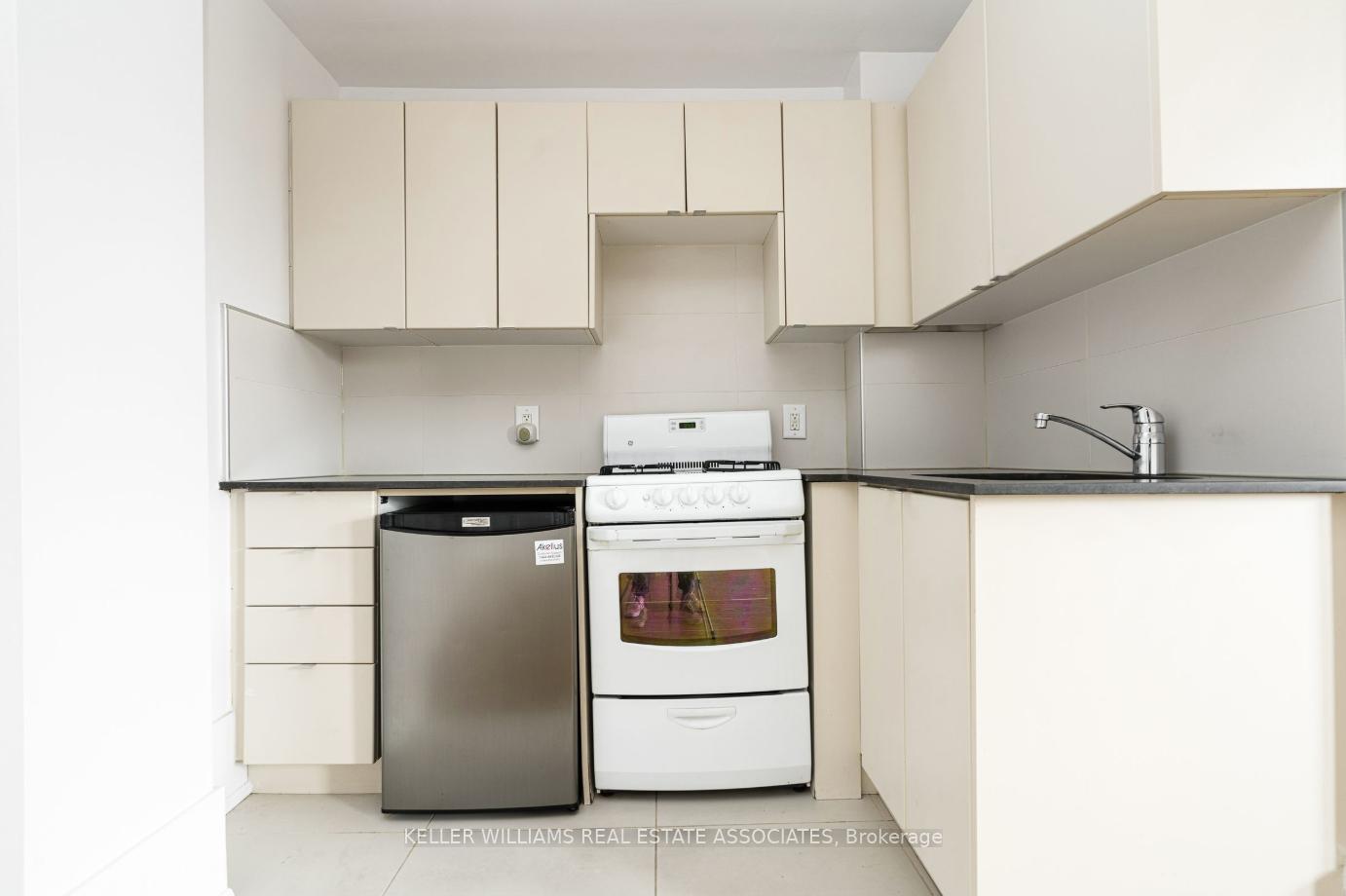 Photo 1 of Unit 407, 160 Huron Street, Toronto, Kensington-Chinatown — HOMEH