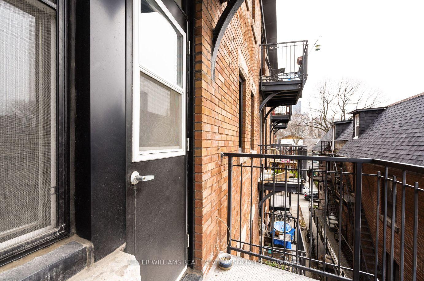 Photo 3 of Unit 407, 160 Huron Street, Toronto, Kensington-Chinatown — HOMEH