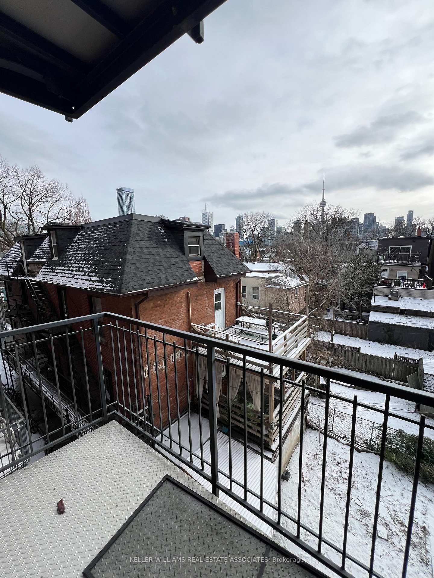 Photo 4 of Unit 407, 160 Huron Street, Toronto, Kensington-Chinatown — HOMEH