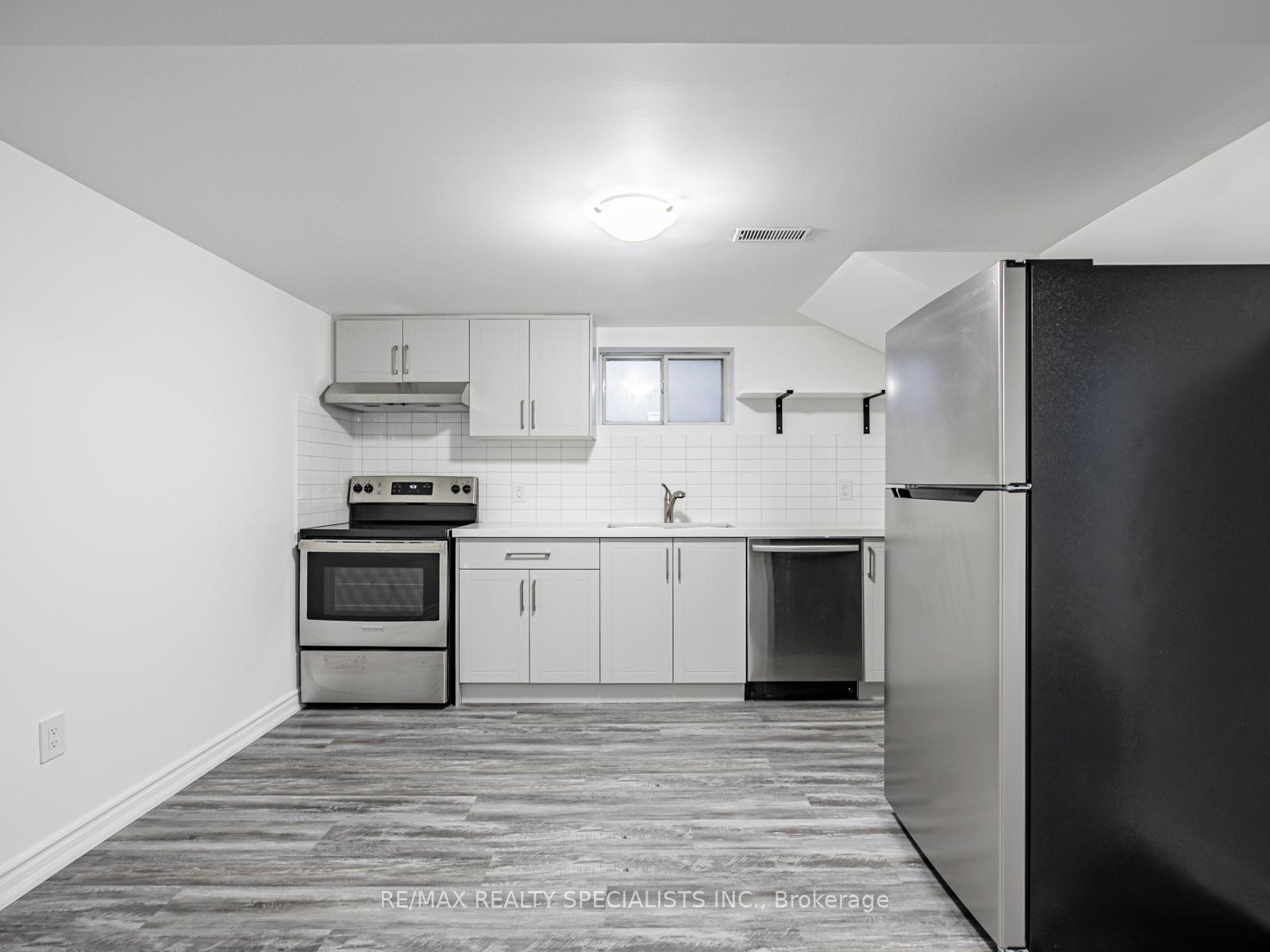 Photo 5 of Unit Basement, 10 Kentroyal Drive, Etobicoke, Humber Heights — HOMEH